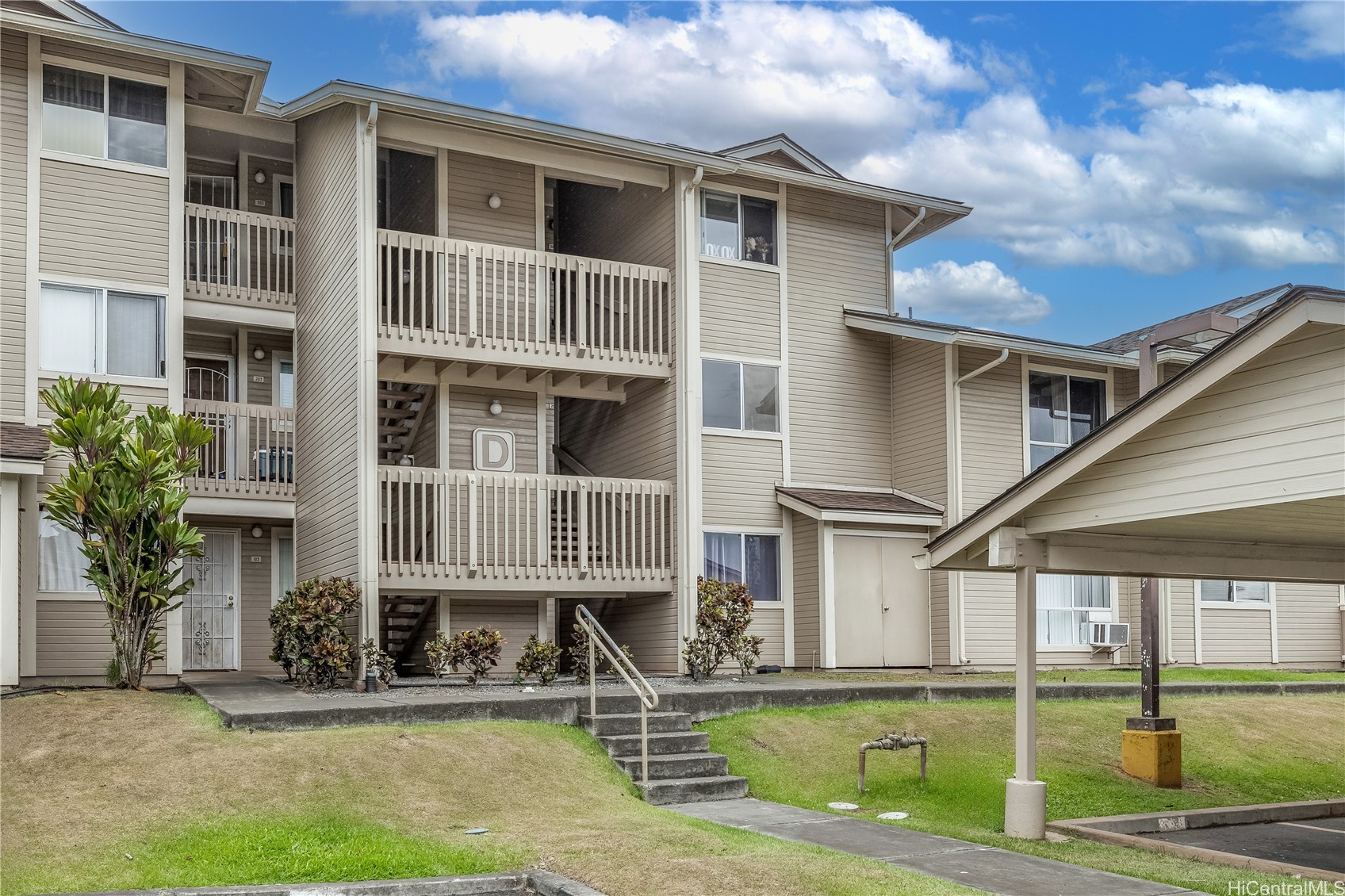 Ridge At Launani Valley Condominium