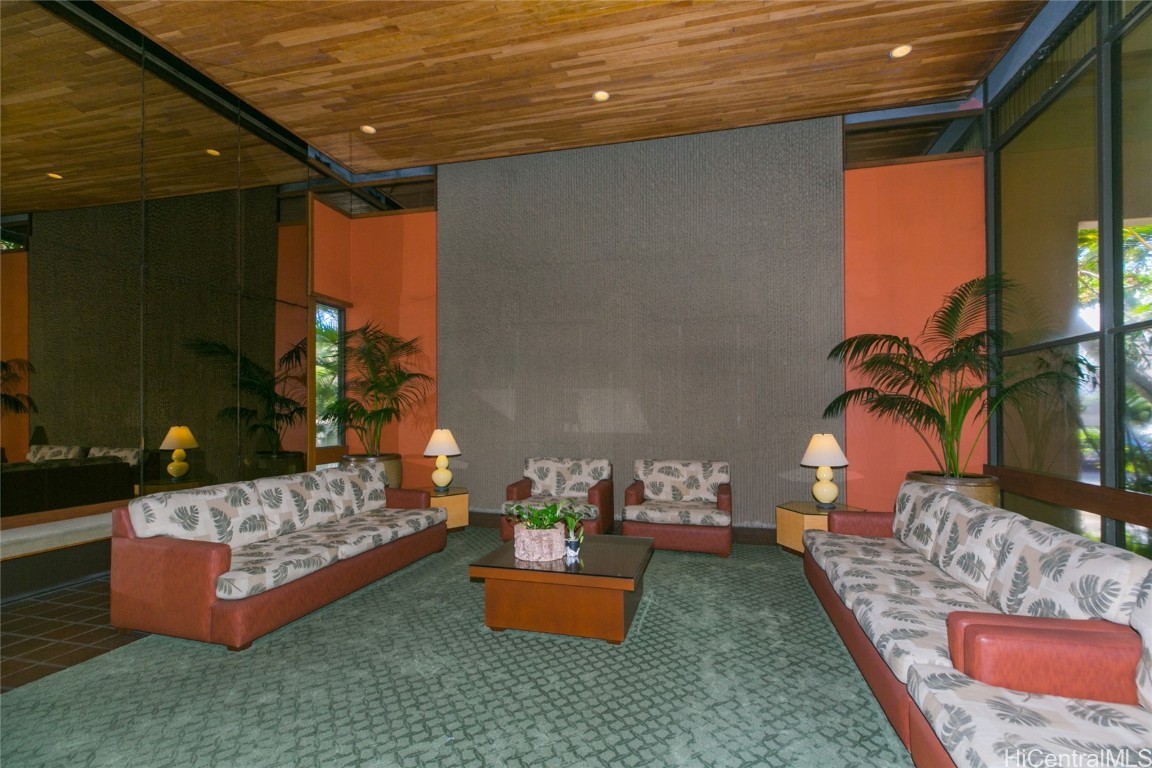 2121 Ala Wai Condominium