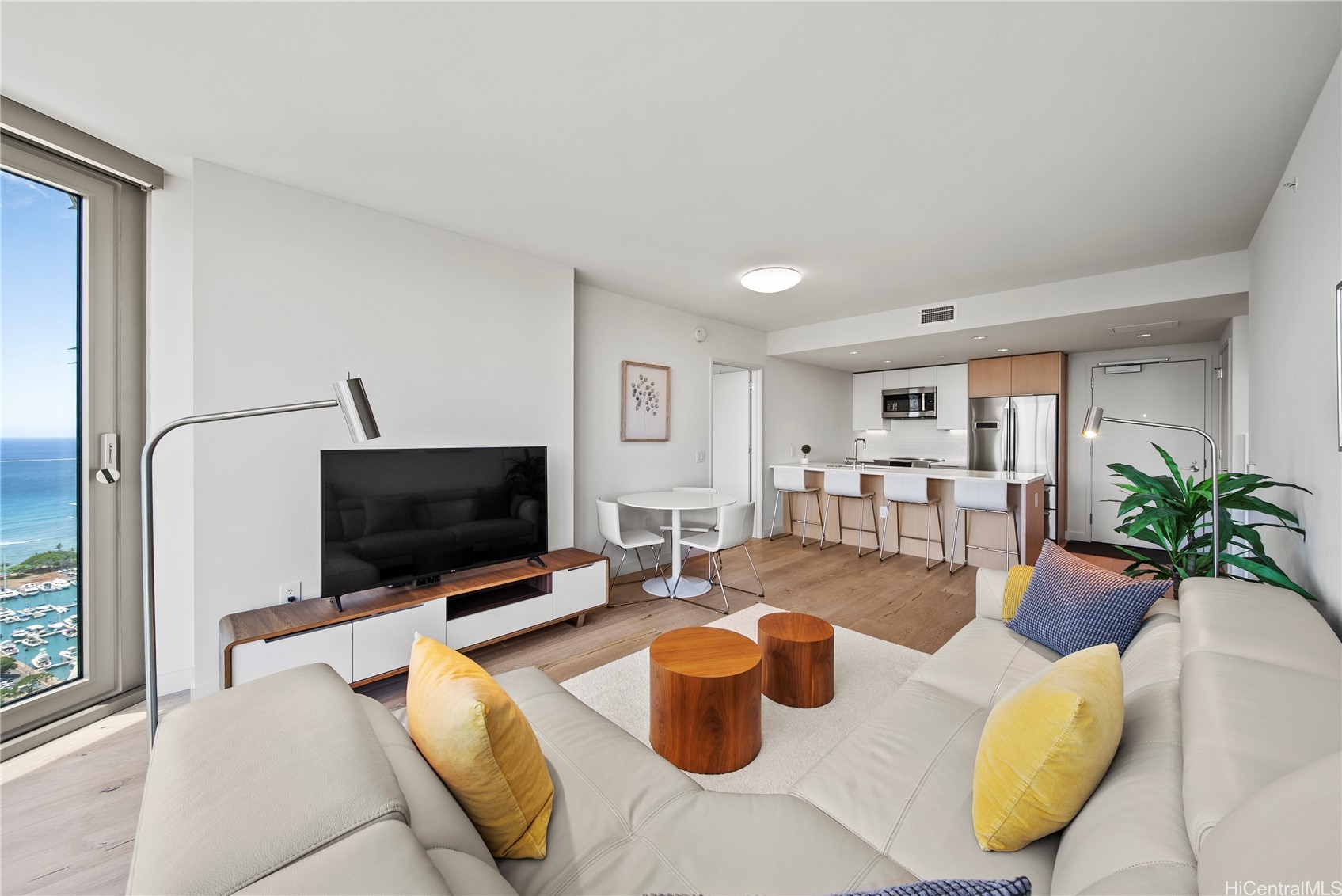 1001 Queen Street 3706