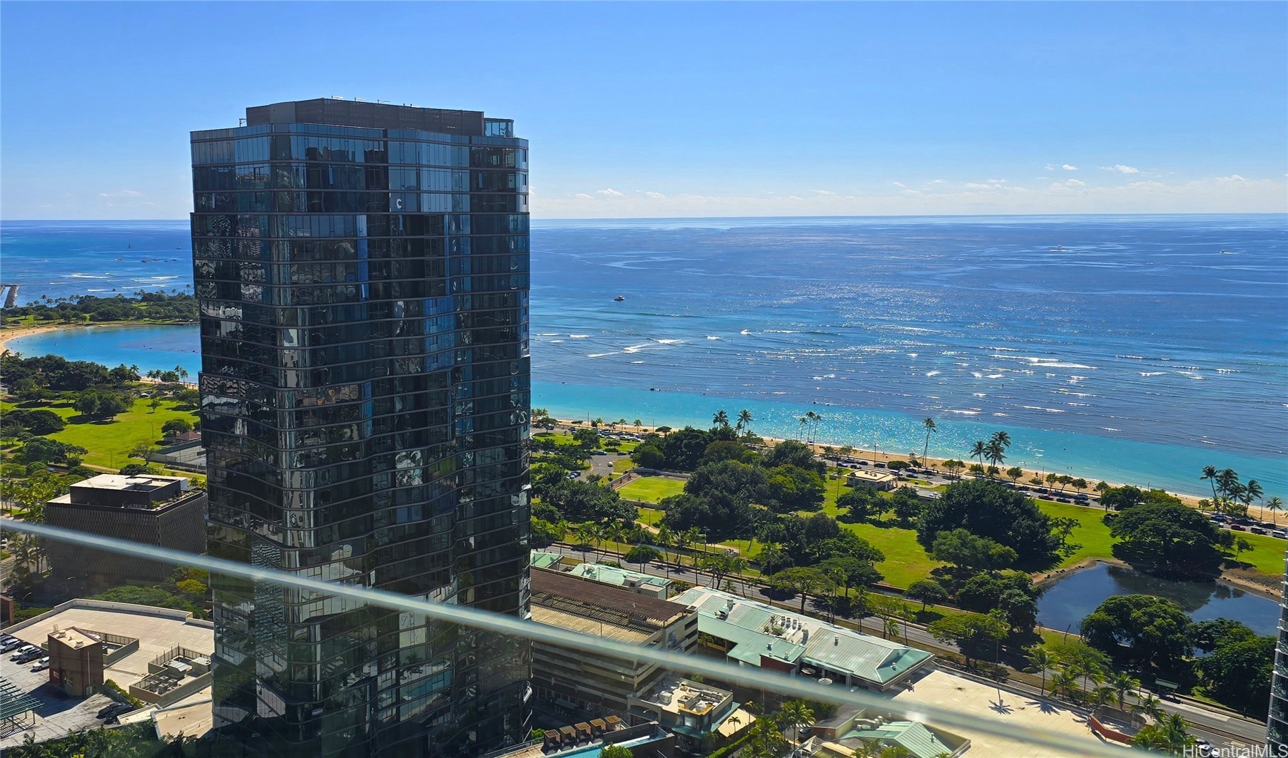 1001 Queen Street 3706