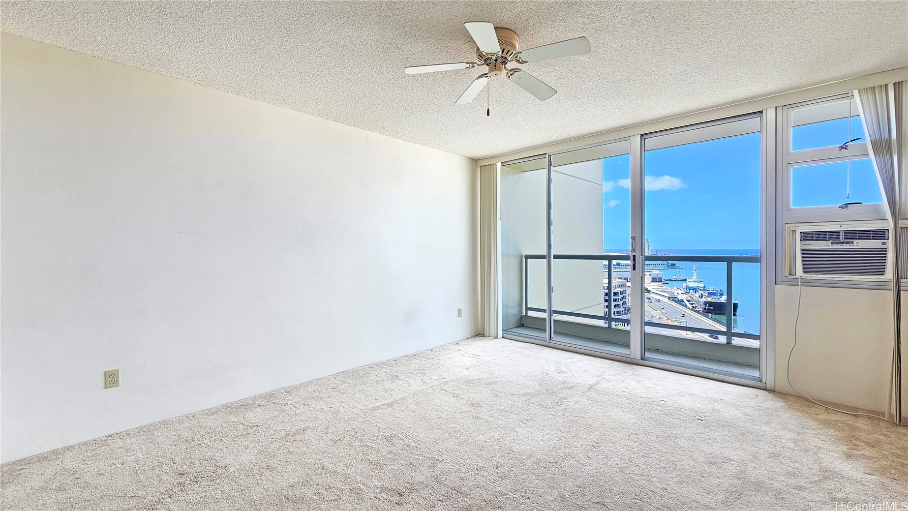 215 N King Street 1605