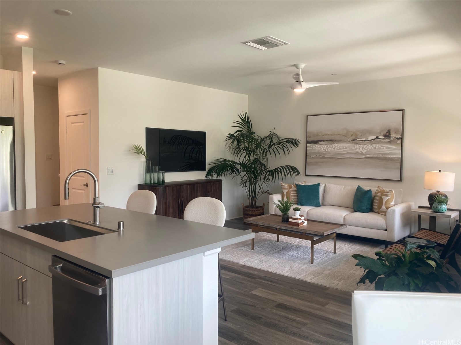 91-1101 Franklin D Roosevelt Avenue 384