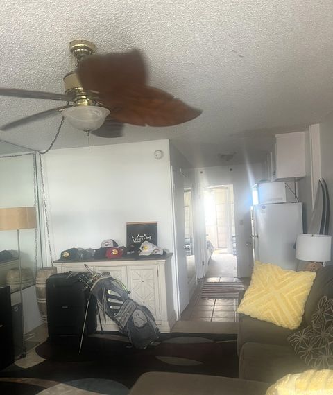 Photo of 425 Ena Road #B1105, Honolulu, HI 96815 (MLS # 202523664)