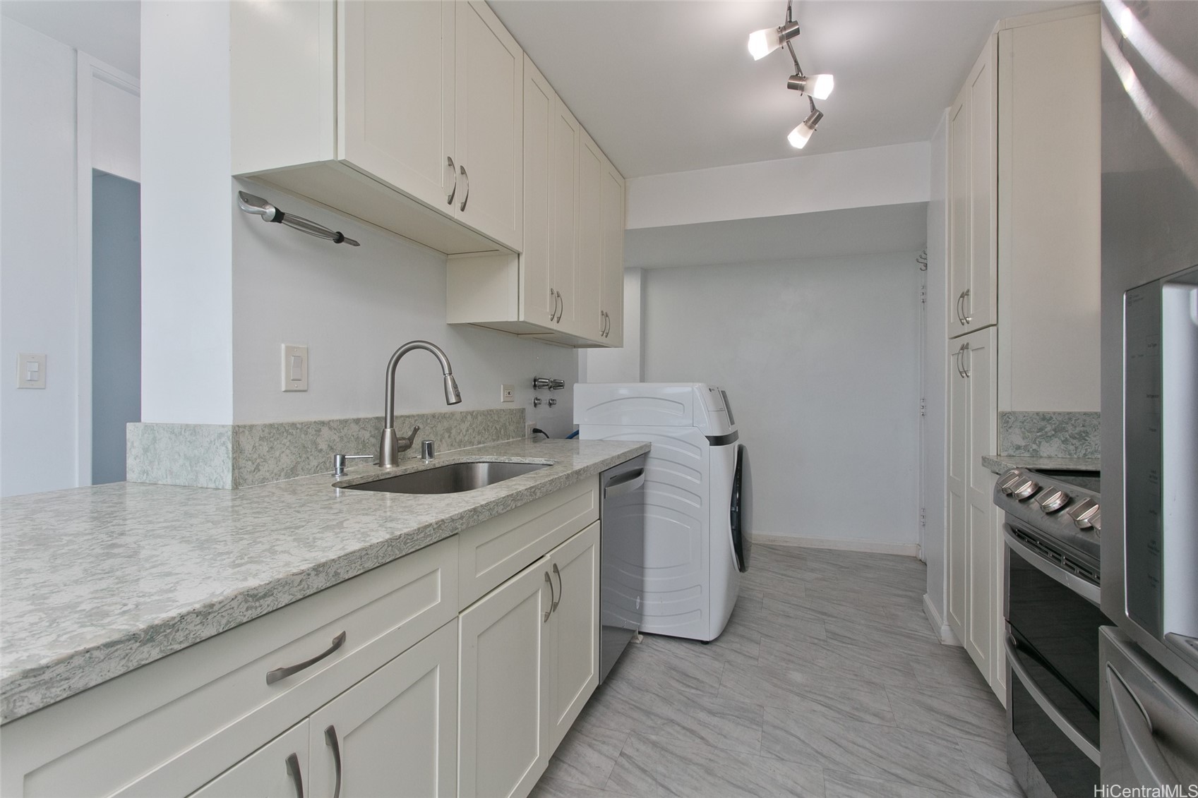 2825 S King Street 2401