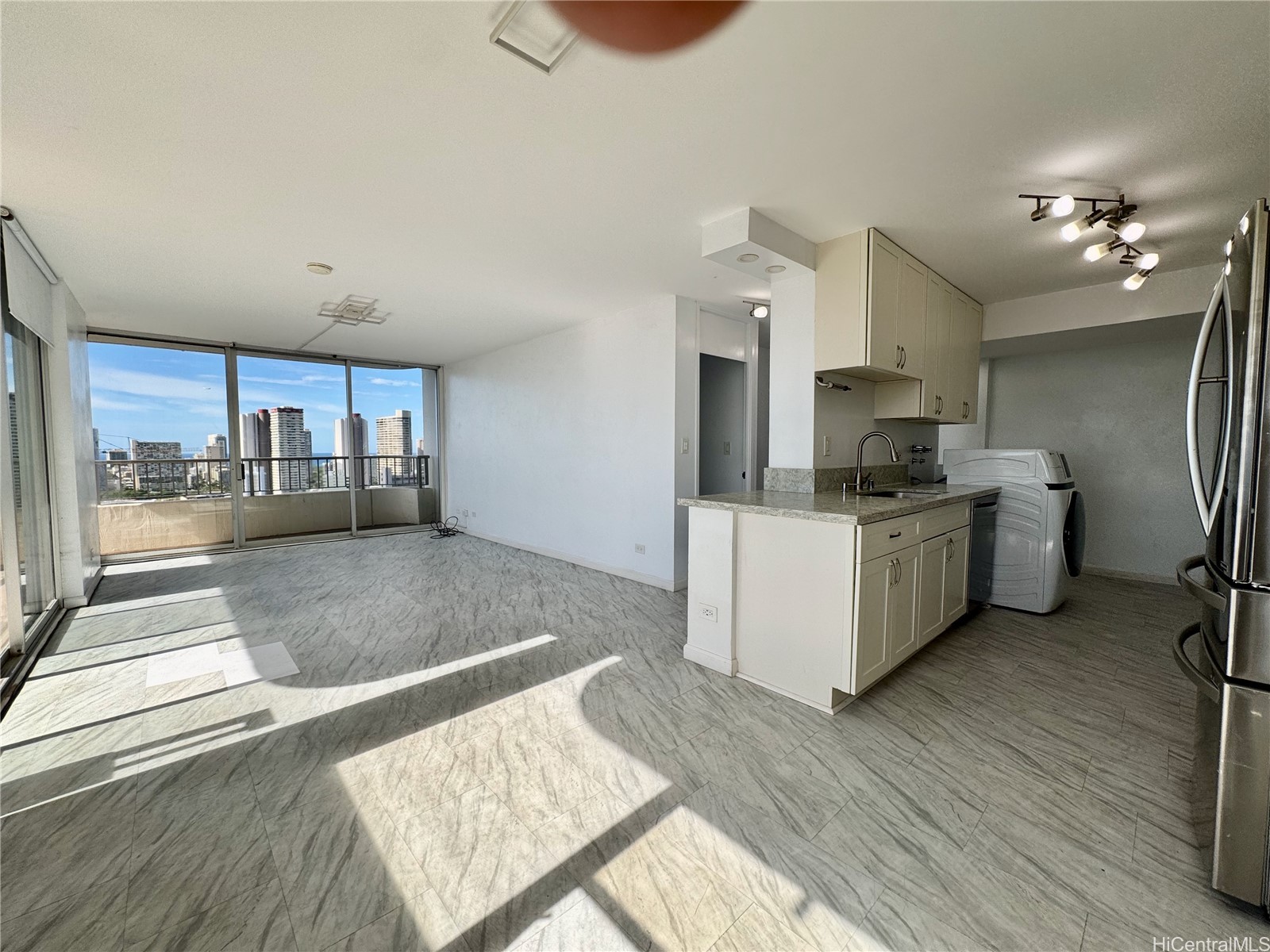 2825 S King Street 2401