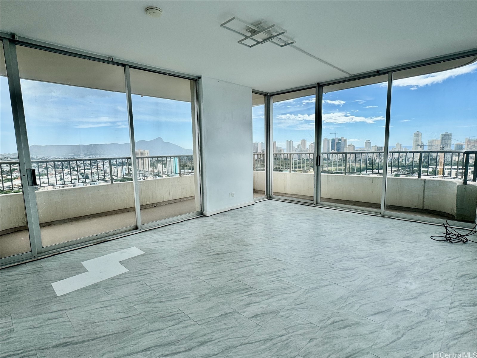 2825 S King Street 2401