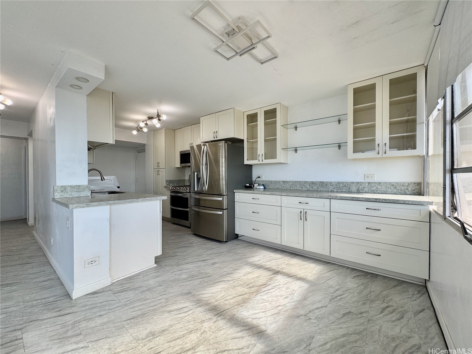 2825 S King Street 2401