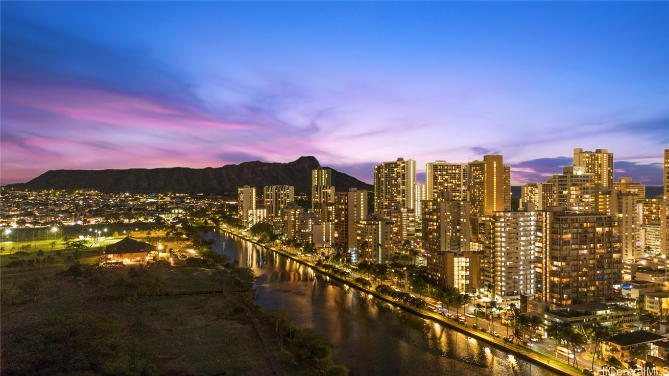 Waikiki Skyliner Condominium