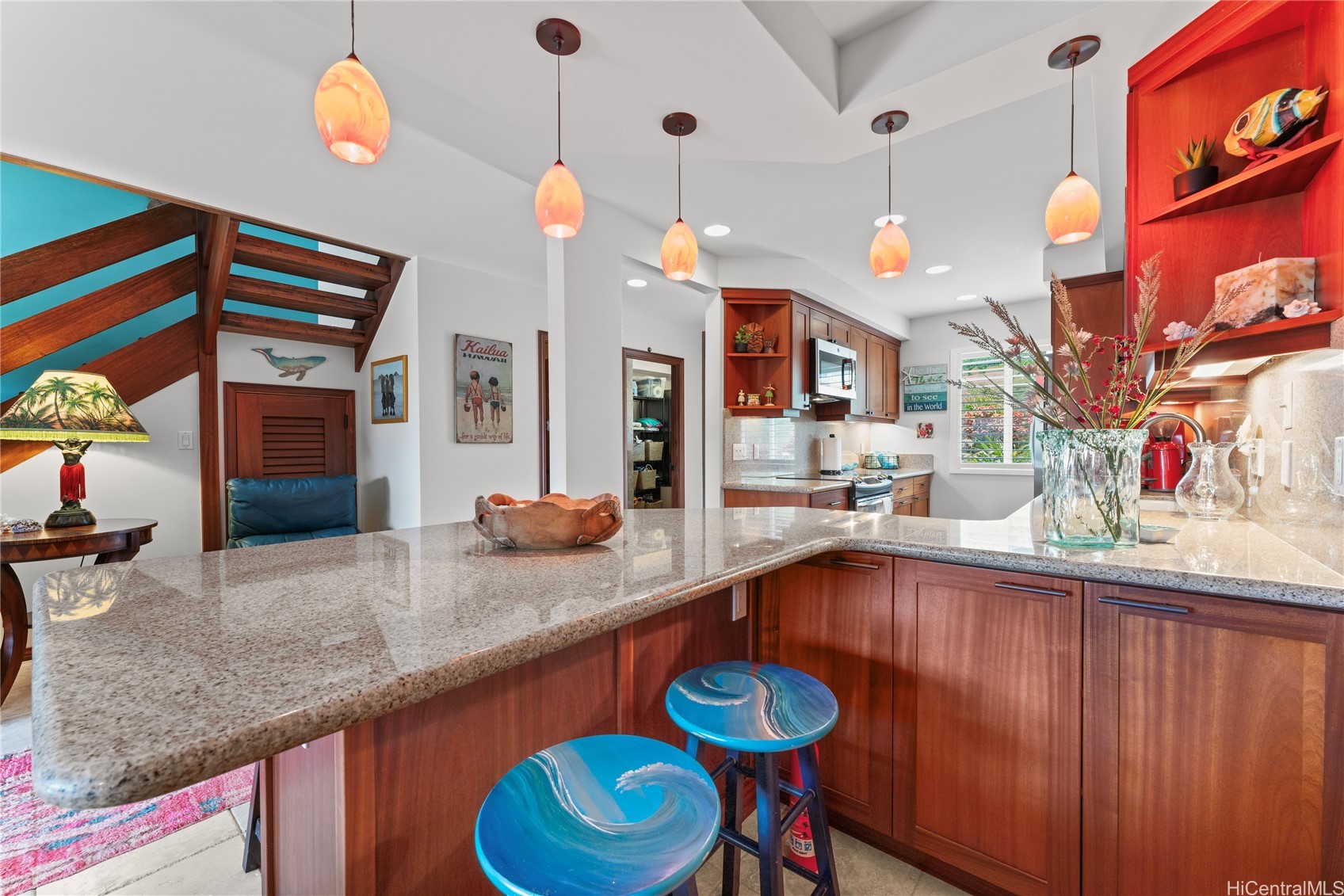 411 Kaelepulu Drive E