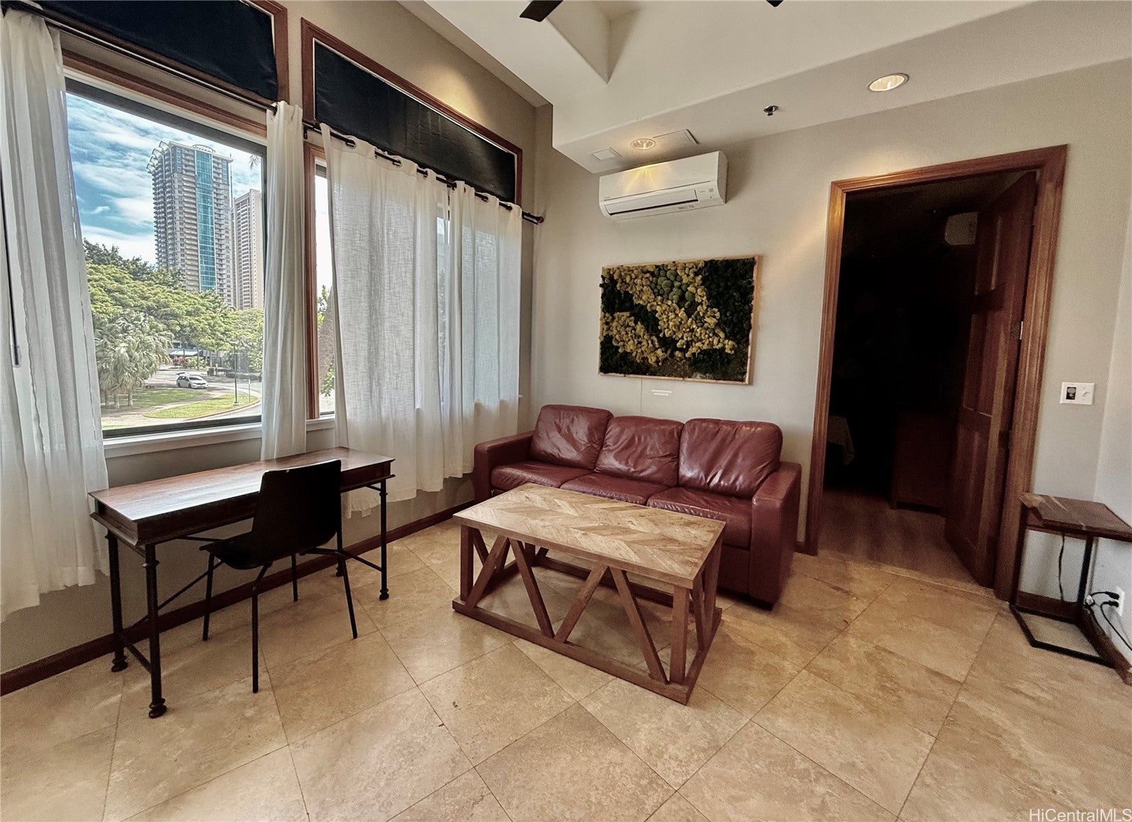 2045 Kalakaua Avenue M300