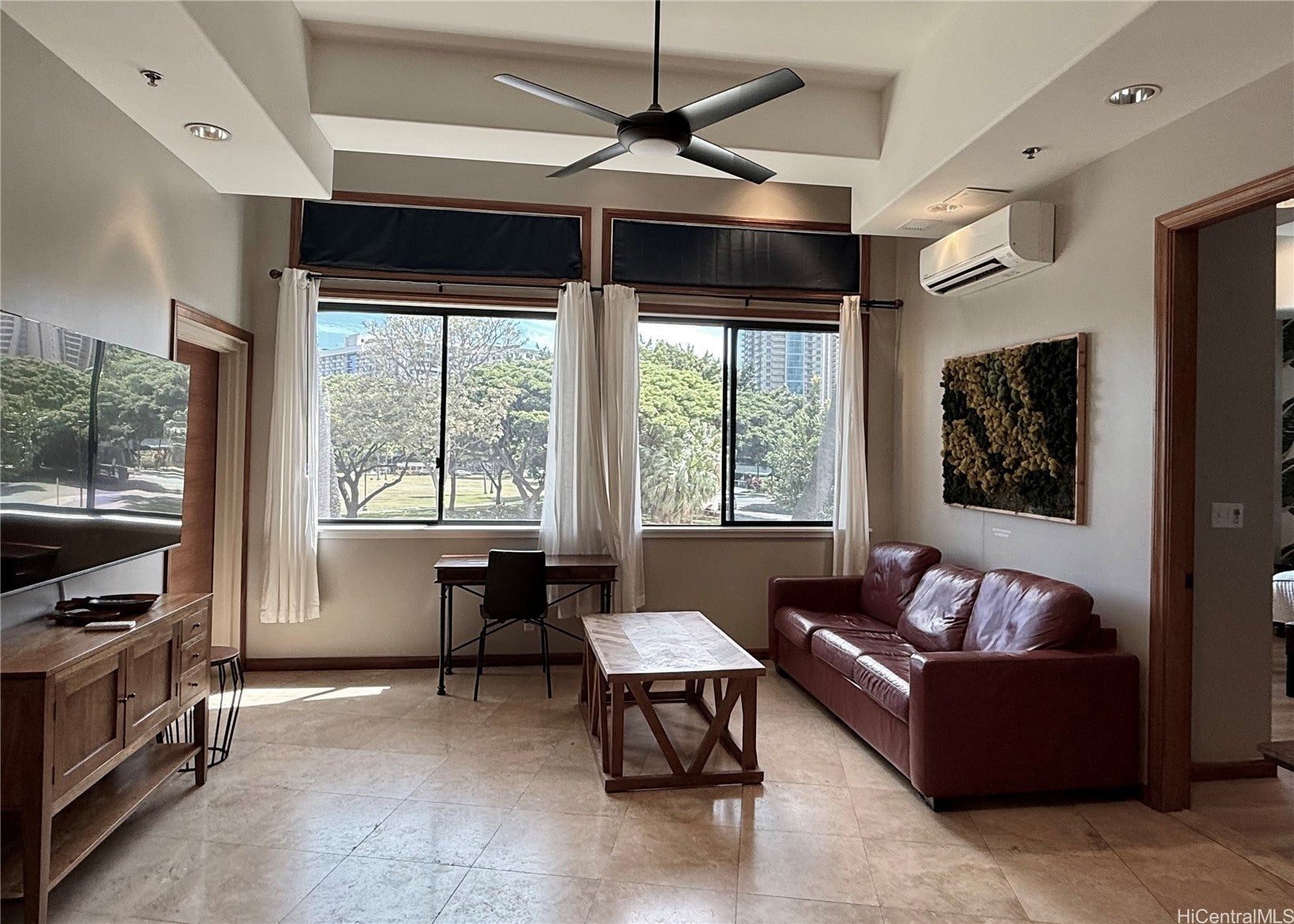 2045 Kalakaua Avenue M300
