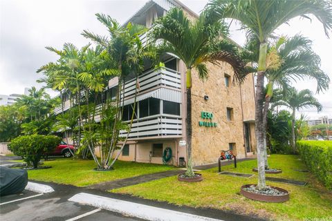 Photo of 1330 Wilder Avenue #212, Honolulu, HI 96822 (MLS # 202609752)