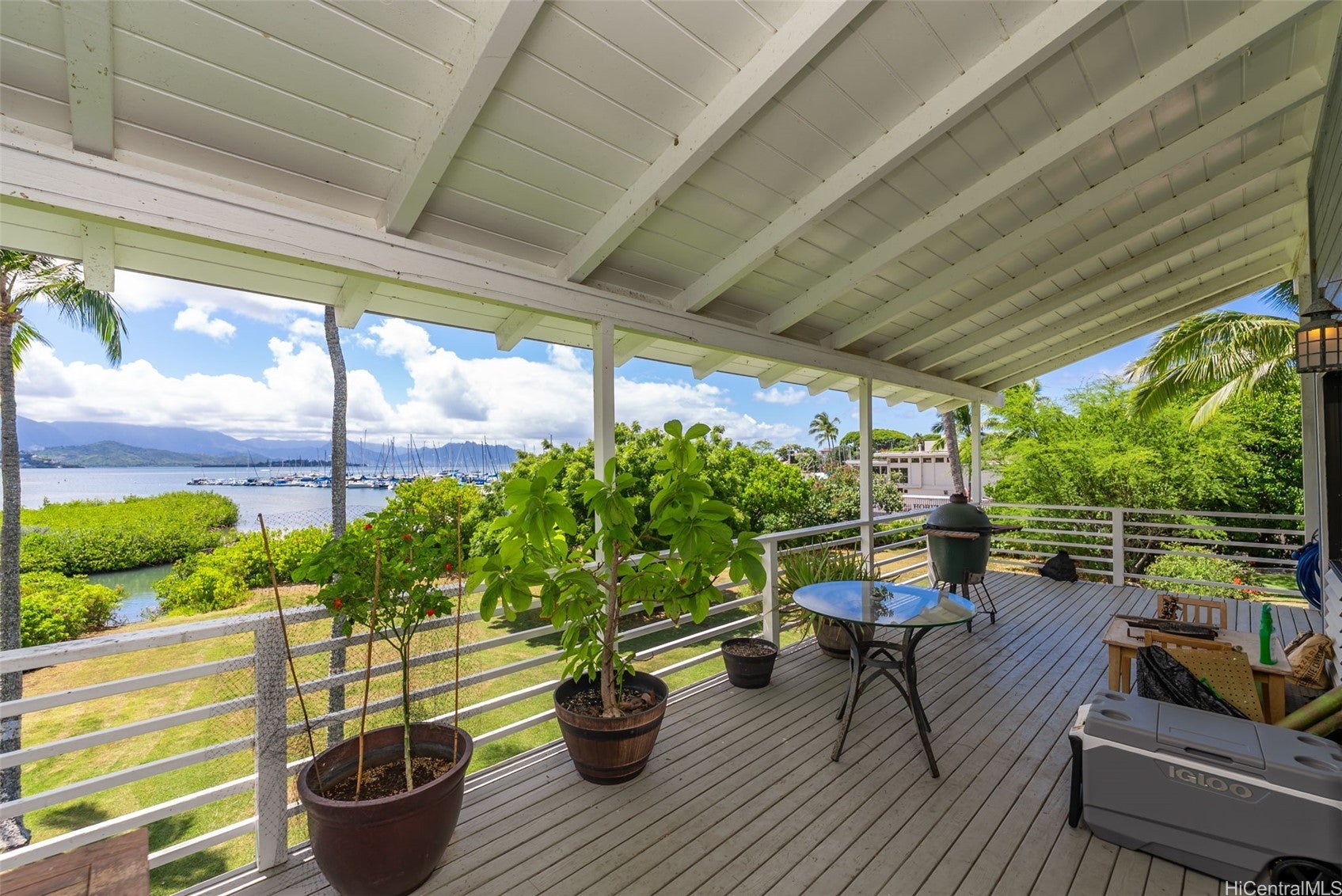 NEW LISTING!! This truly exceptional waterfront estate on Kaneohe Bay – image 22