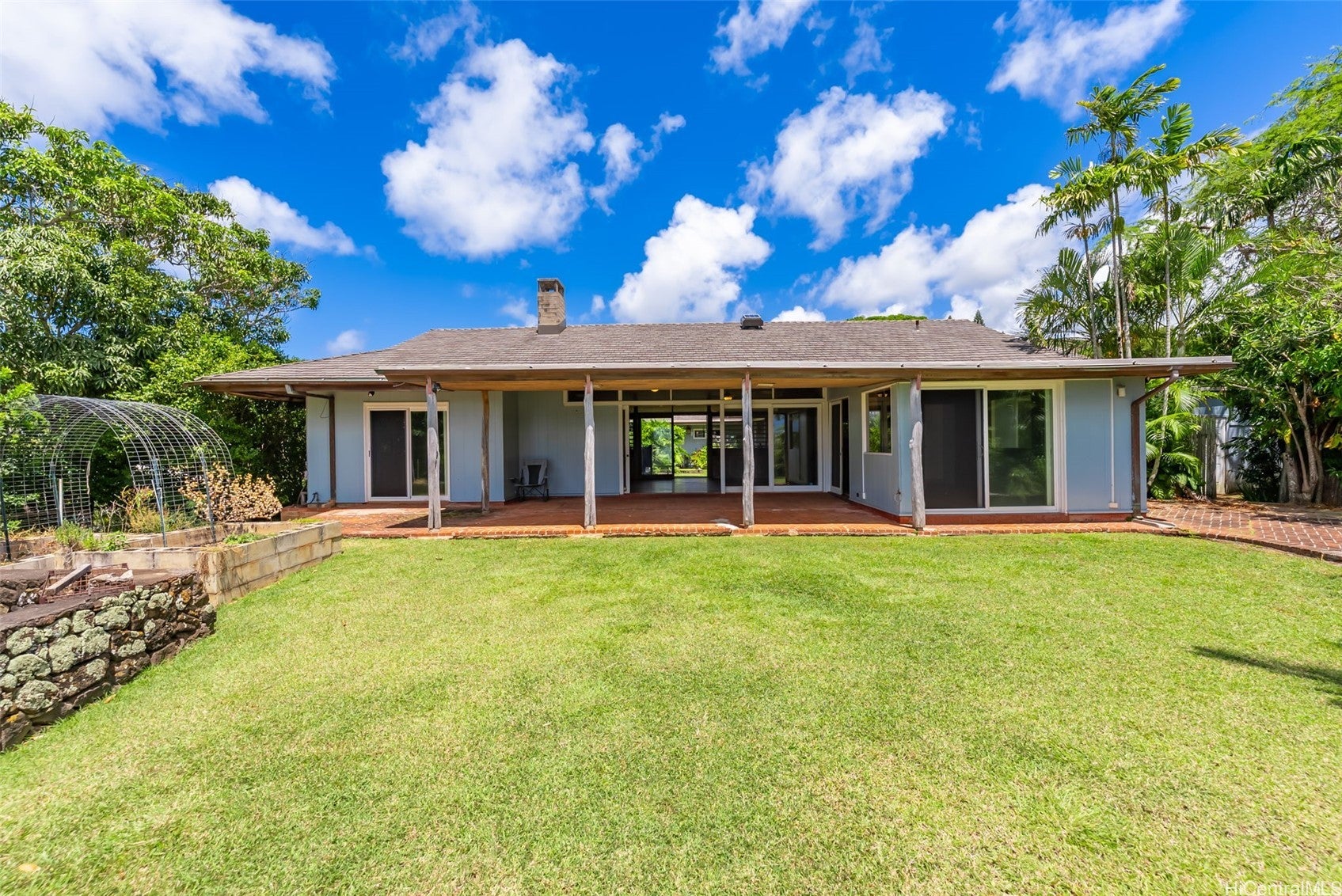 NEW LISTING!! This truly exceptional waterfront estate on Kaneohe Bay – image 7