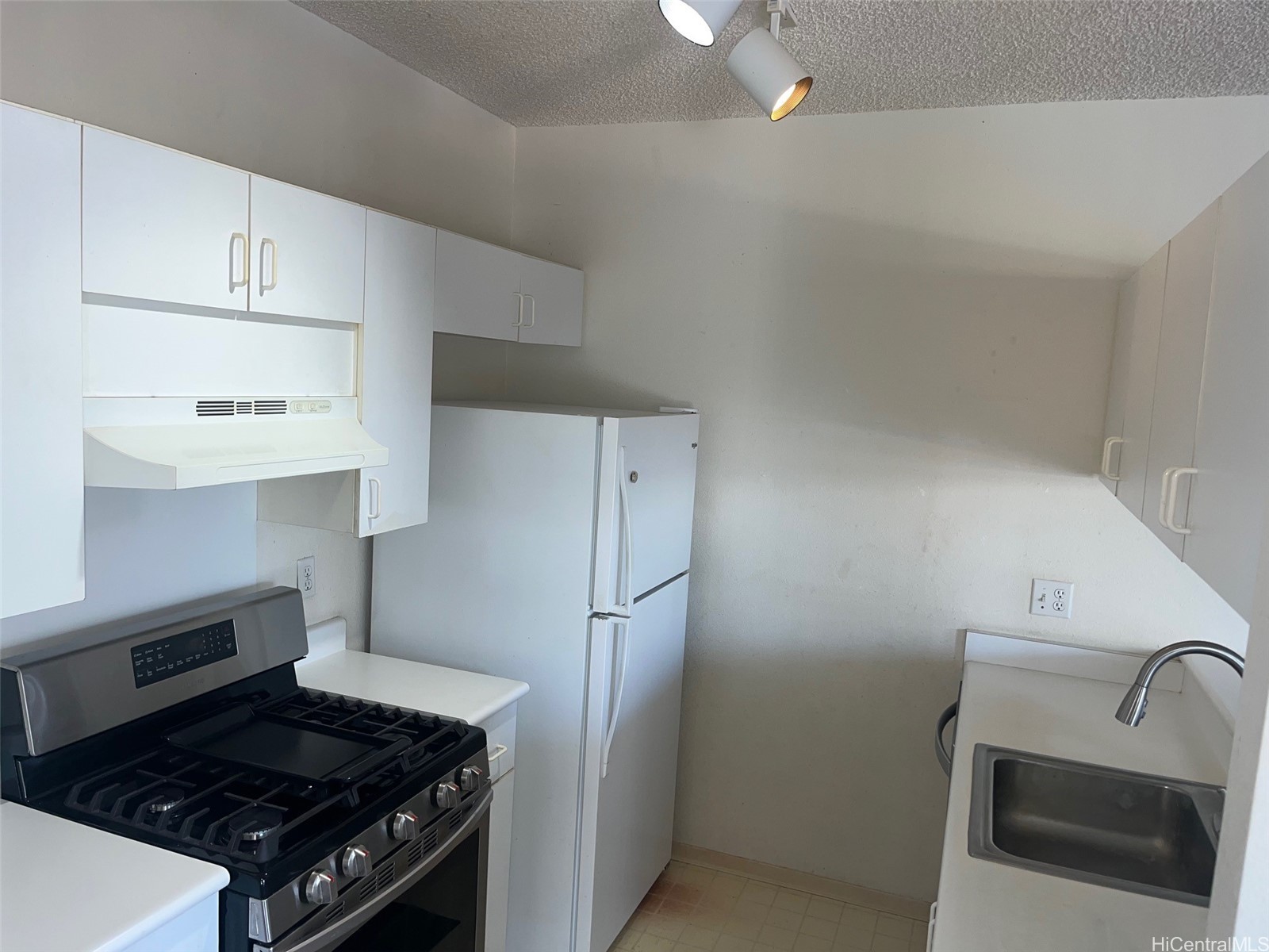 91-819 Puamaeole Street 14U