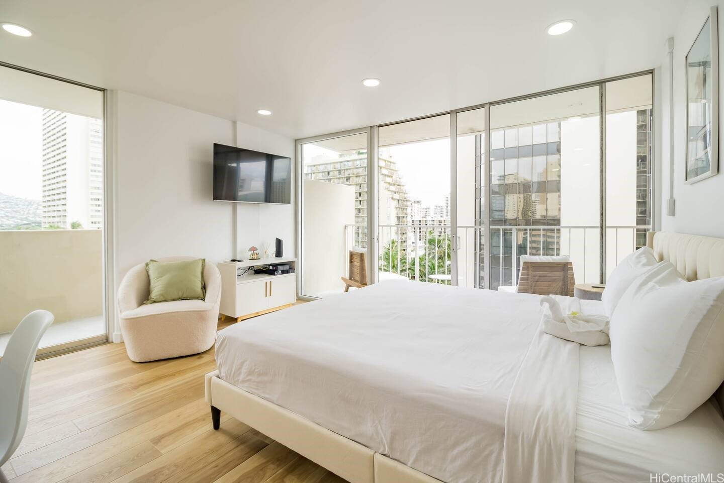 364 Seaside Avenue 901