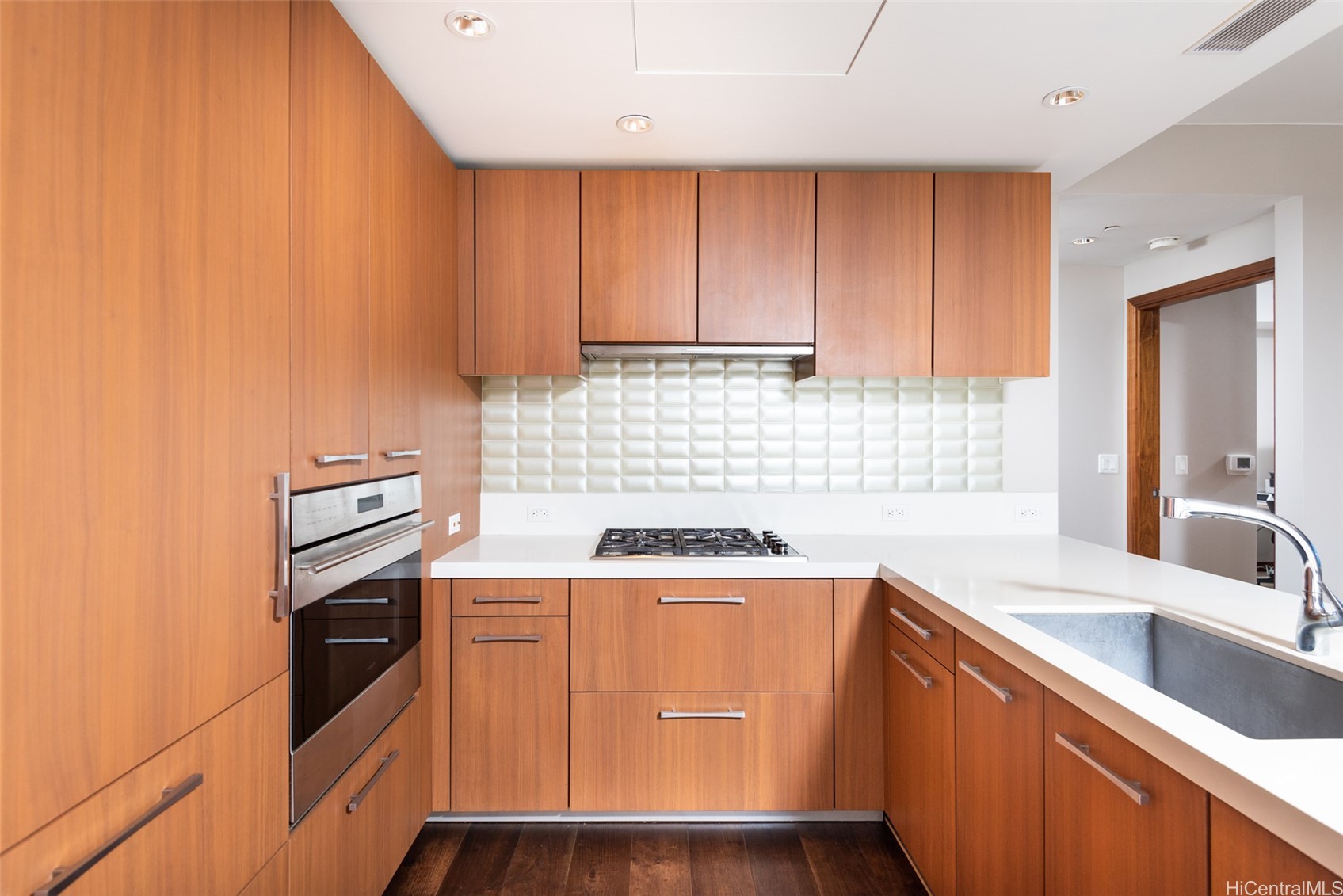 1555 Kapiolani Boulevard 1105