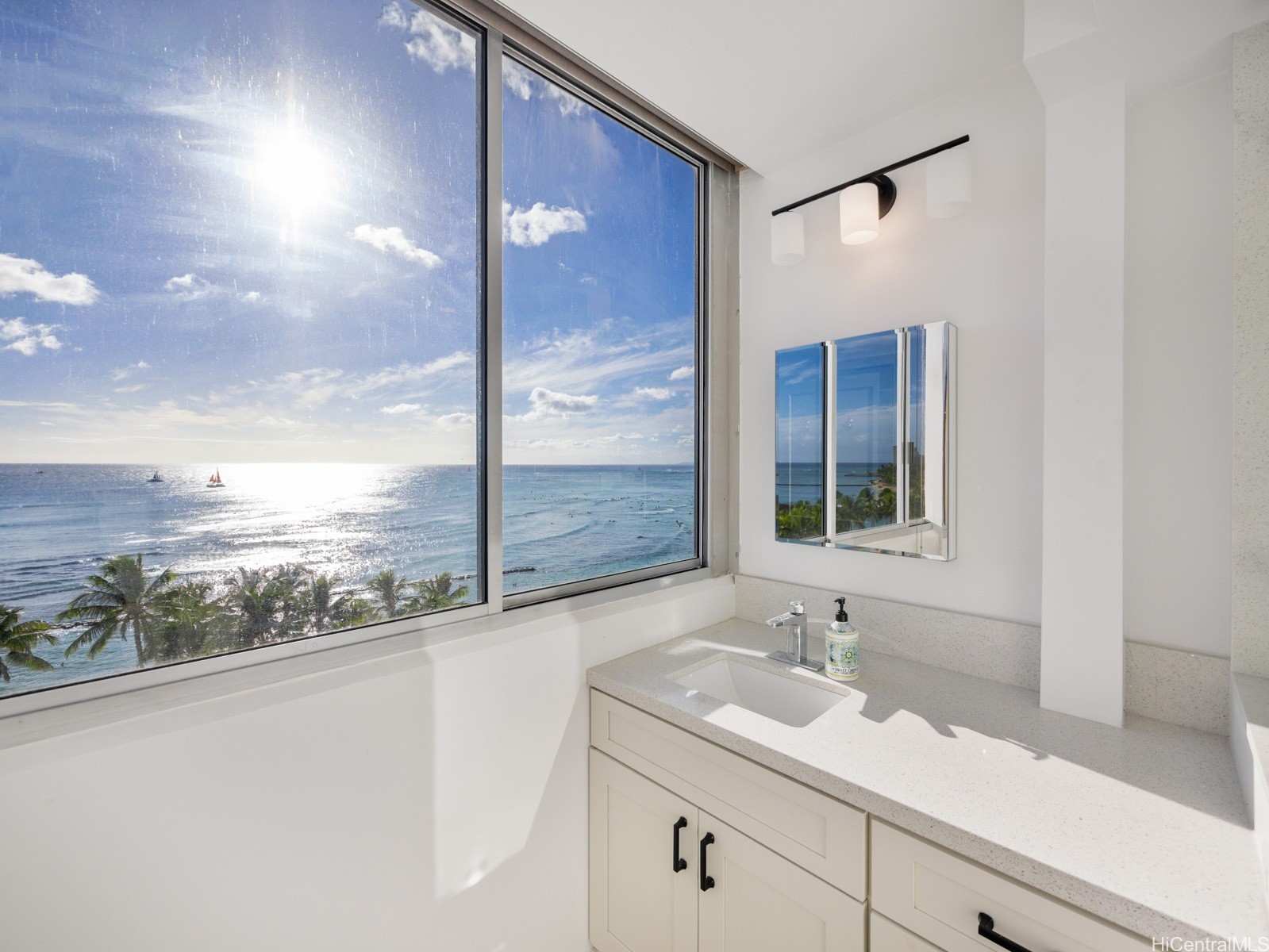 2500 Kalakaua Avenue 901