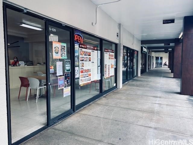 2855 E Manoa Road 5-109