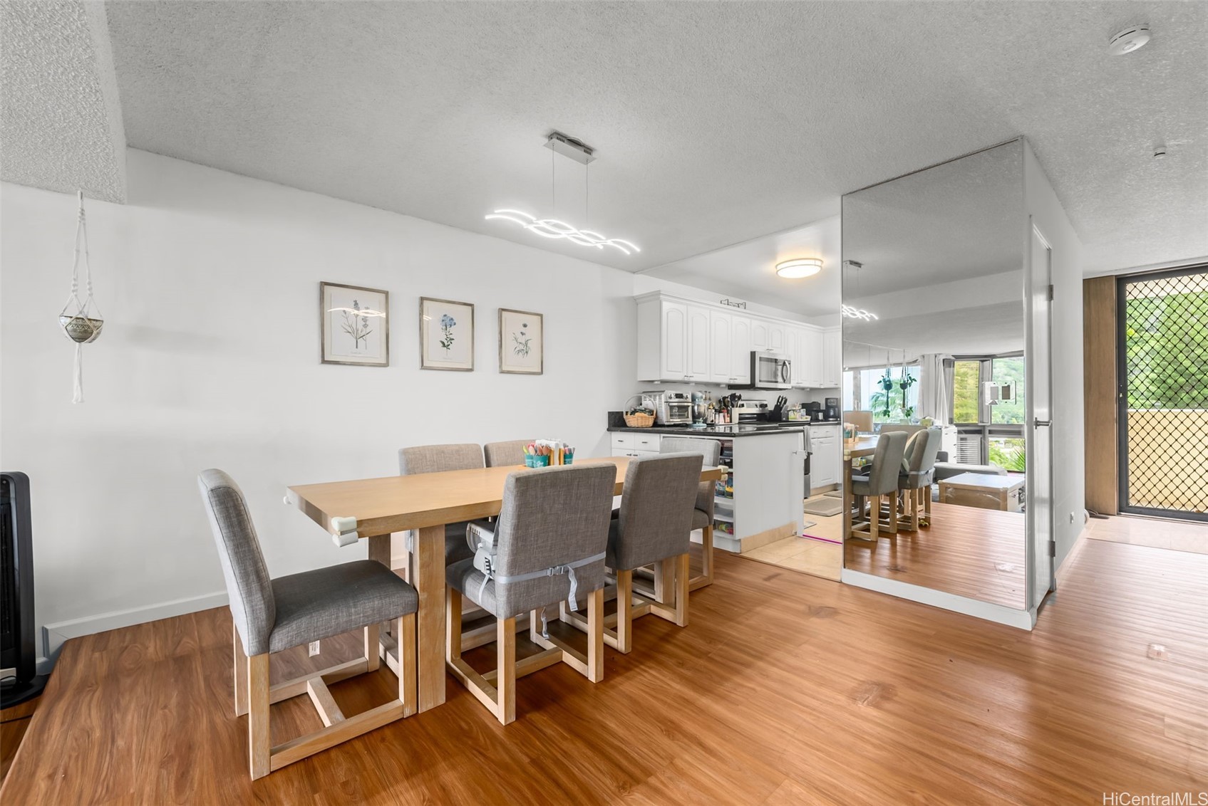 501 Hahaione Street 1/7H