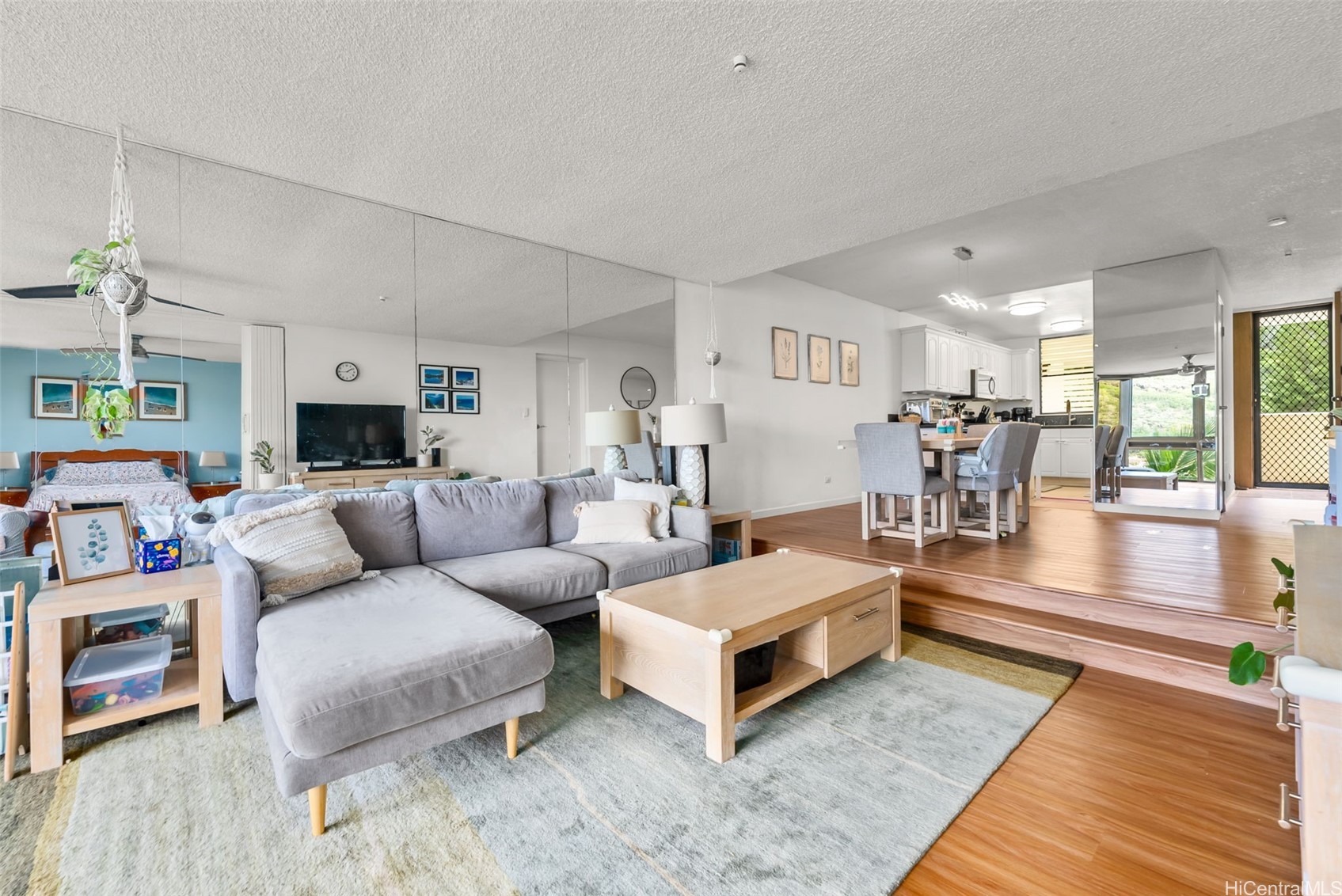 501 Hahaione Street 1/7H