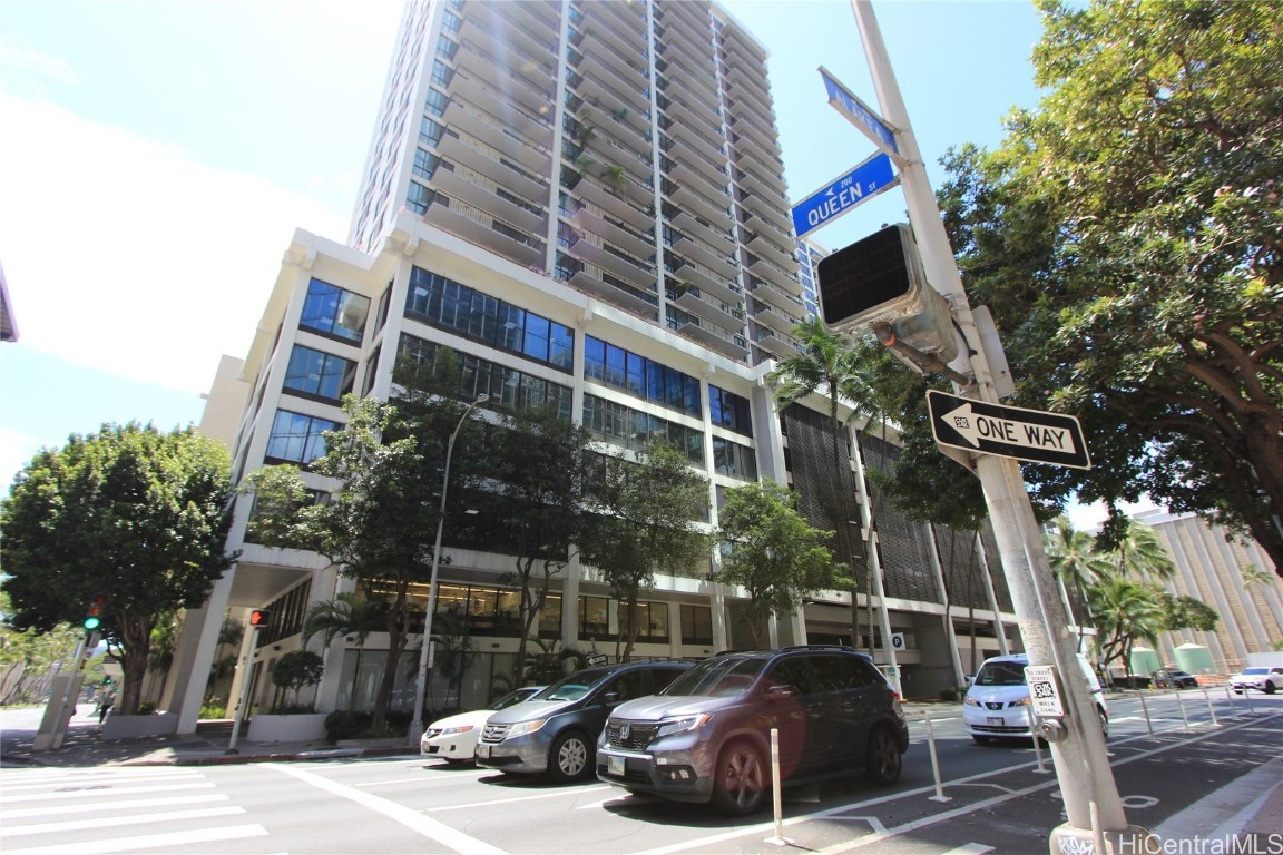 Harbor Square Condominium
