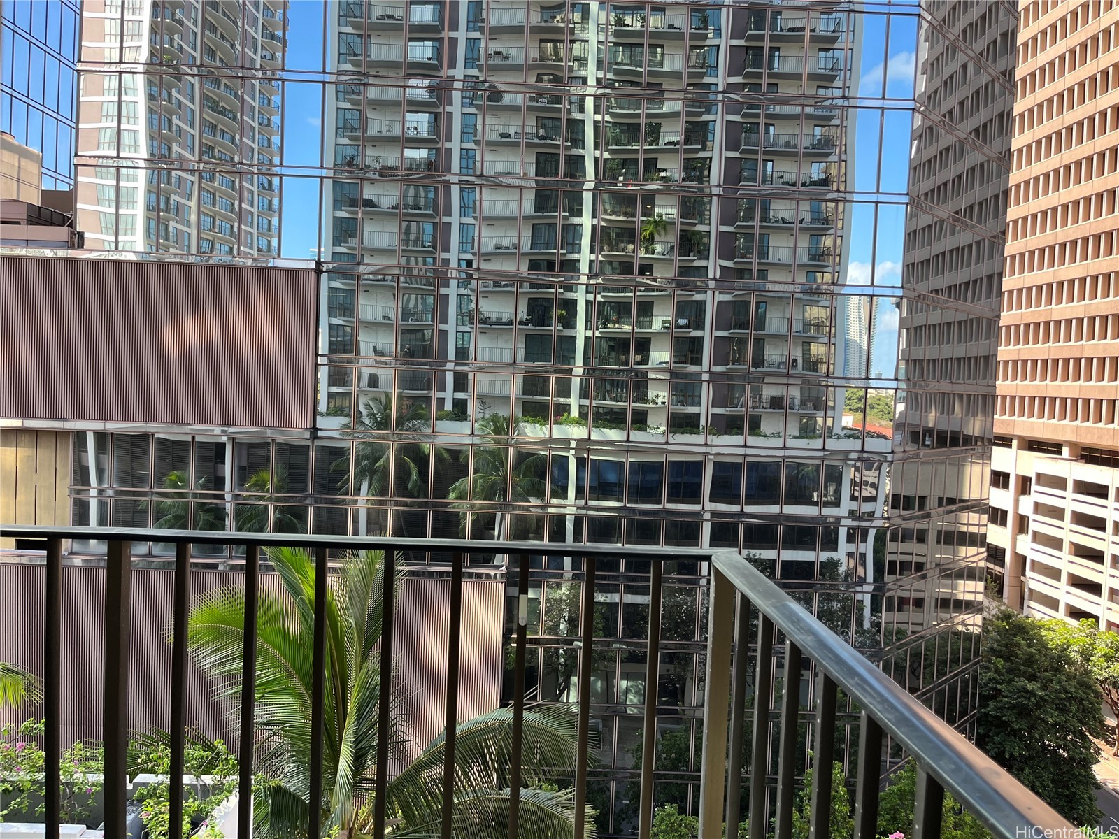 Harbor Square Condominium