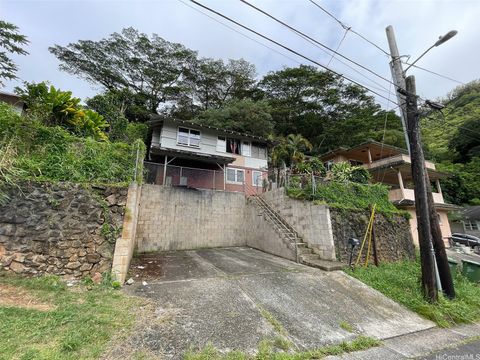 Photo of 1625 Kalaepaa Drive, Honolulu, HI 96819 (MLS # 202523200)