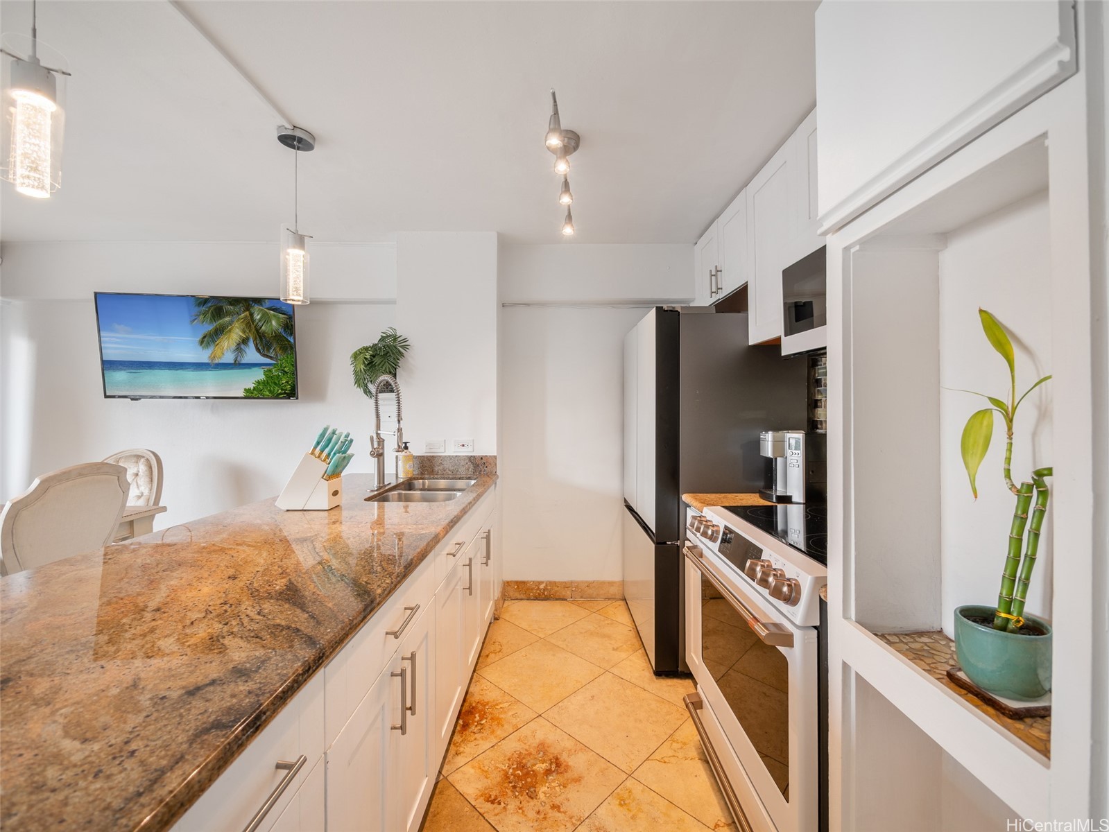 1690 Ala Moana Boulevard 1401