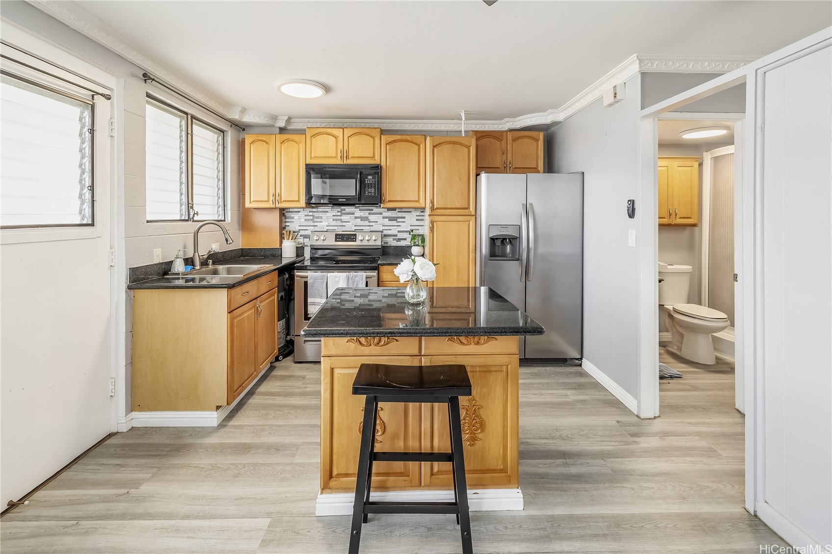 636 Nalanui Street 404