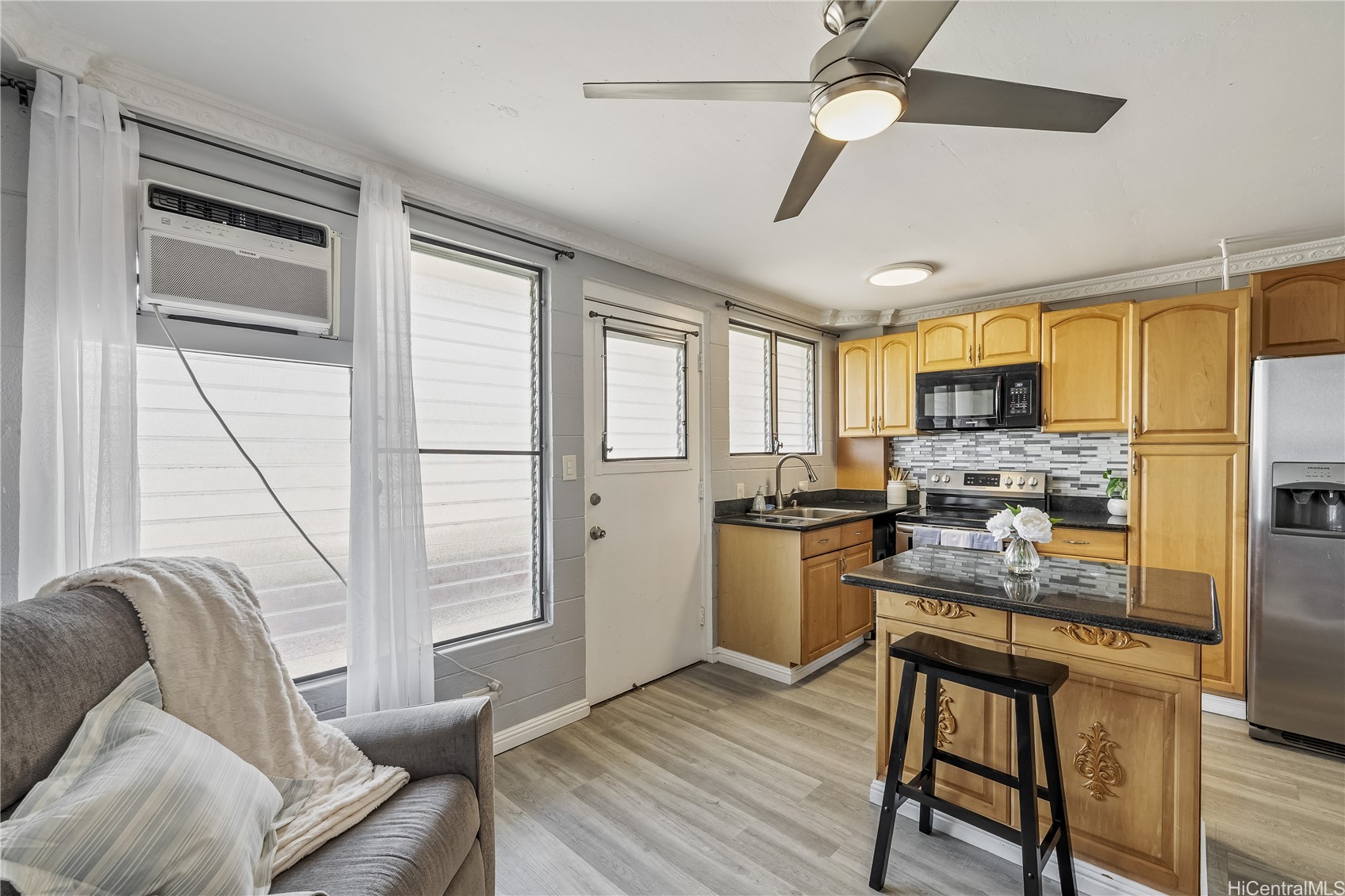 636 Nalanui Street 404