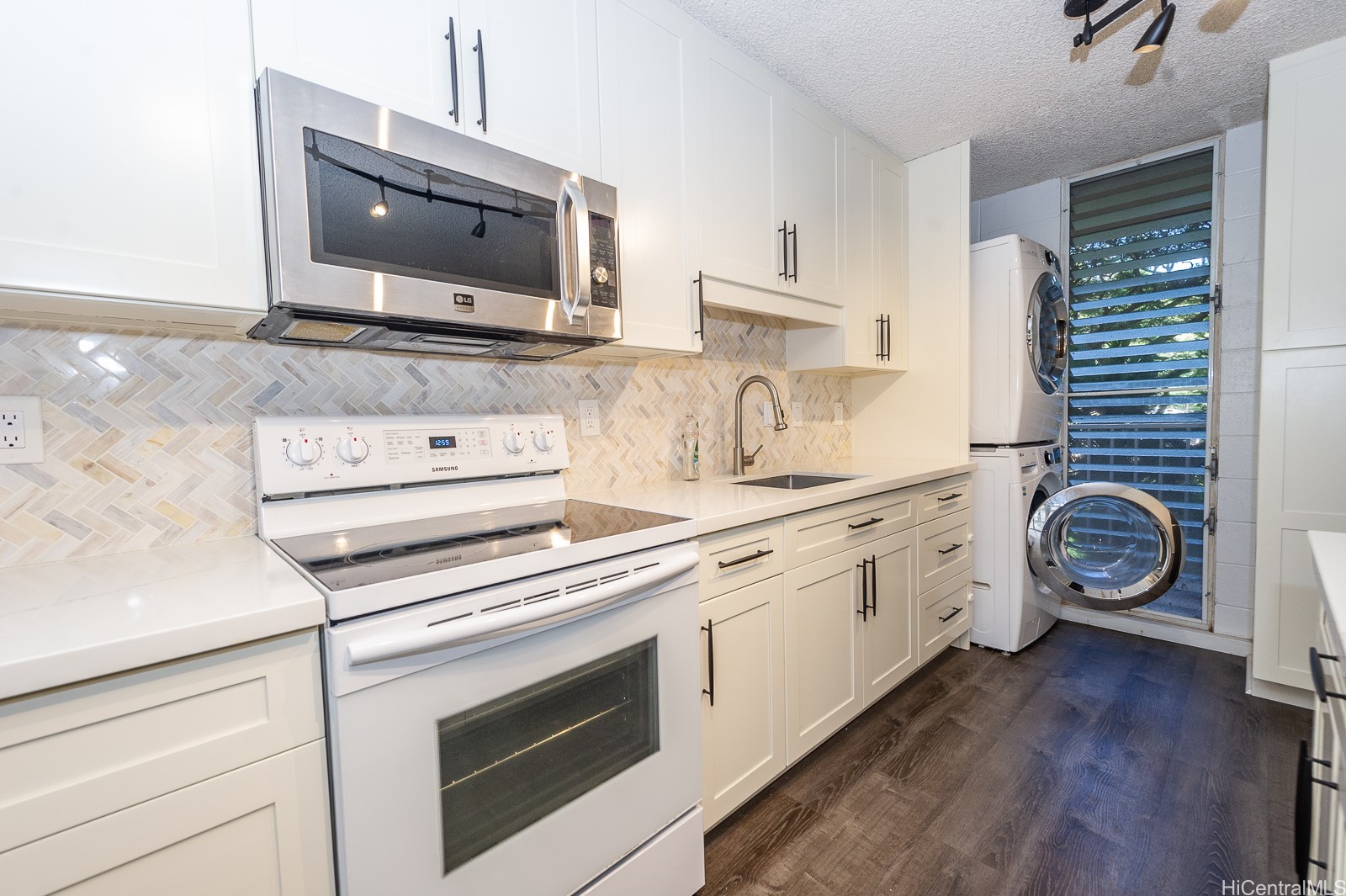 95-273 Waikalani Drive D402