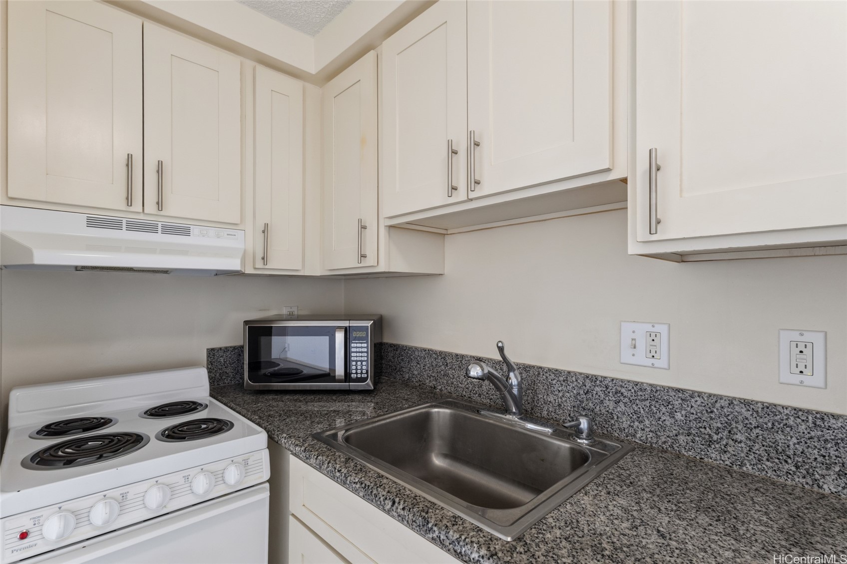 2888 Ala Ilima Street 2006