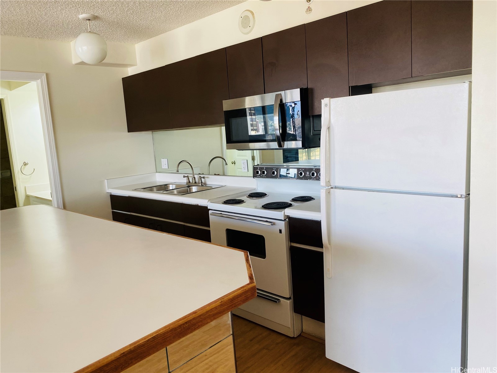 201 Ohua Avenue 1703-T2
