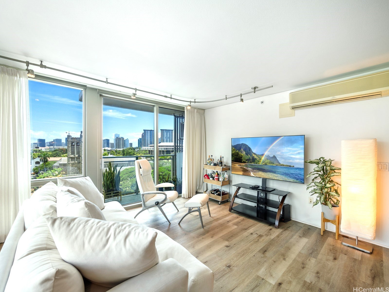 1200 Queen Emma Street 812
