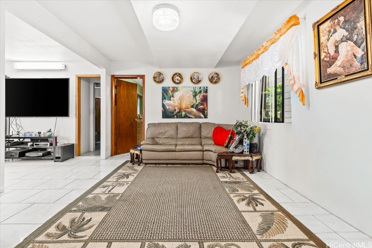98-1285 Hoohuali Place