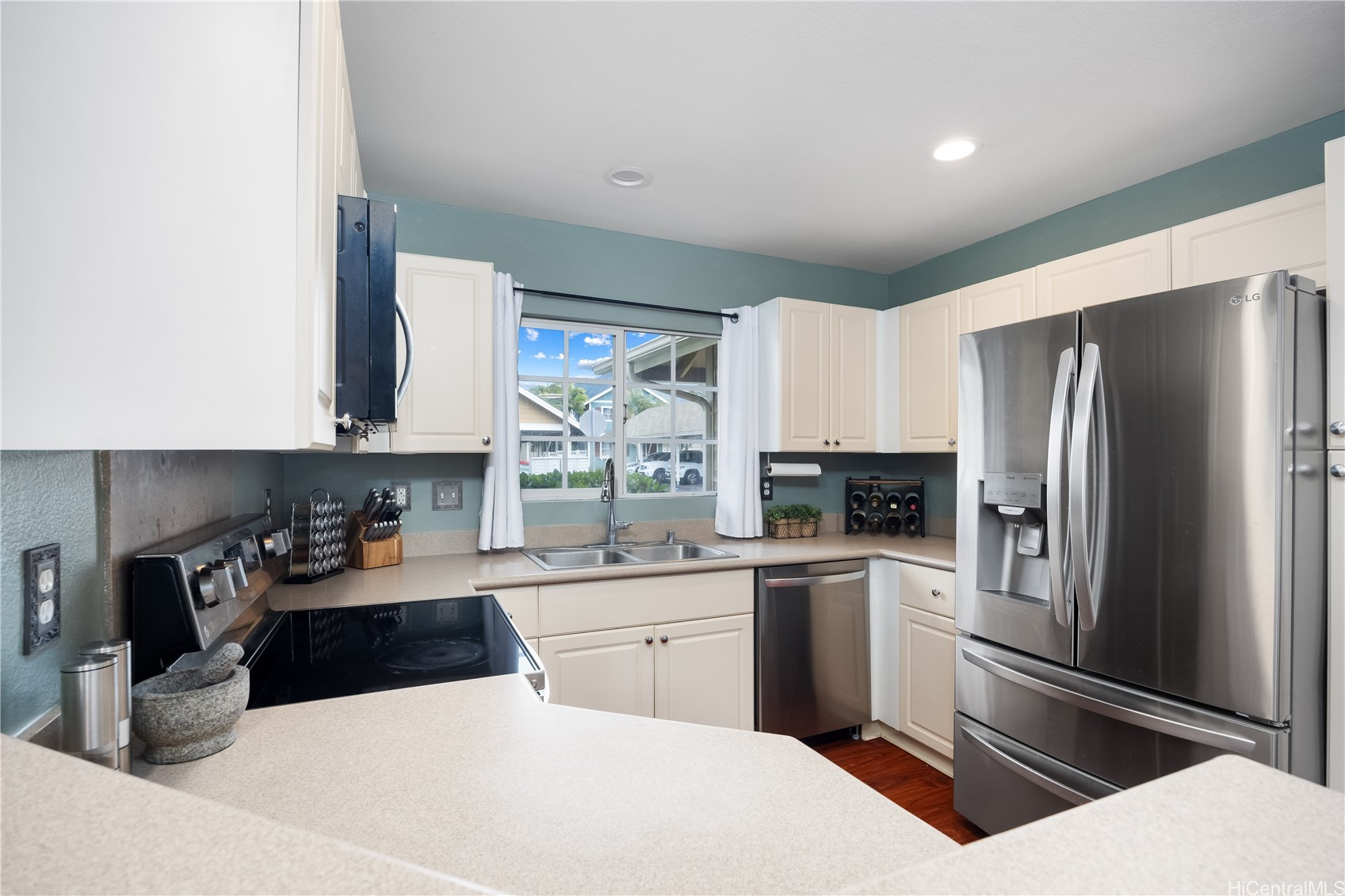 87-1980 Pakeke Street J