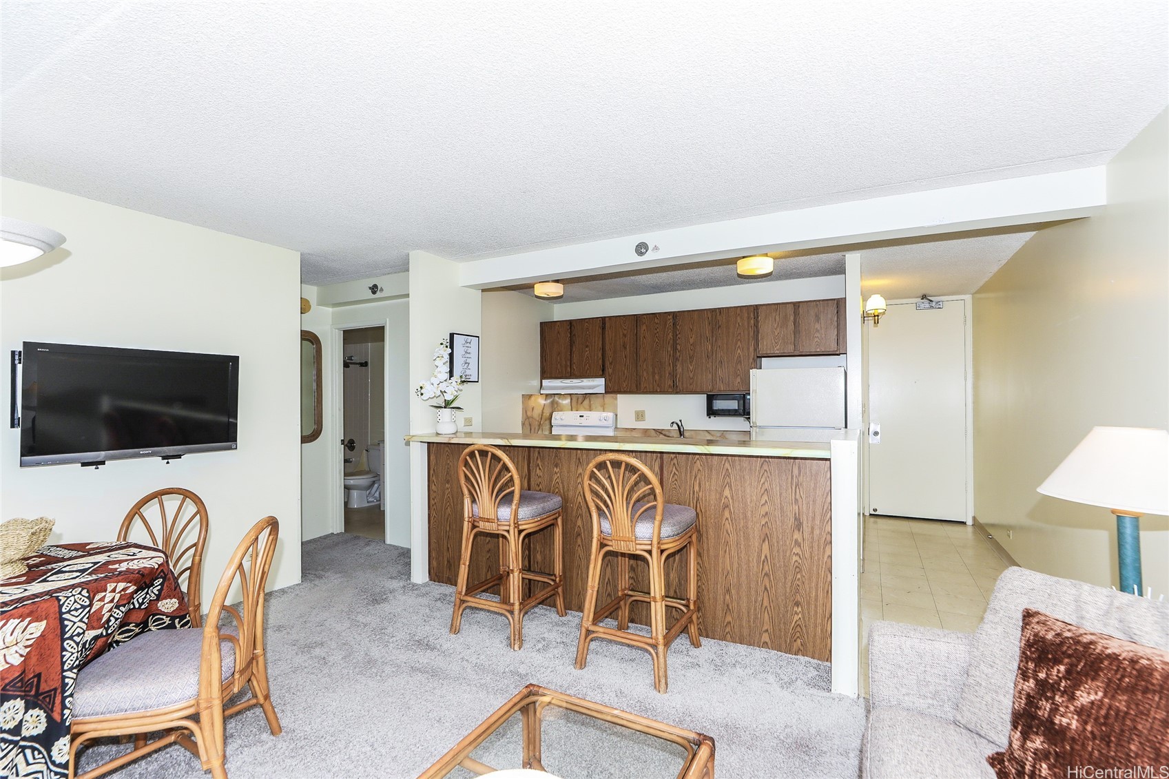 229 Paoakalani Avenue 2206