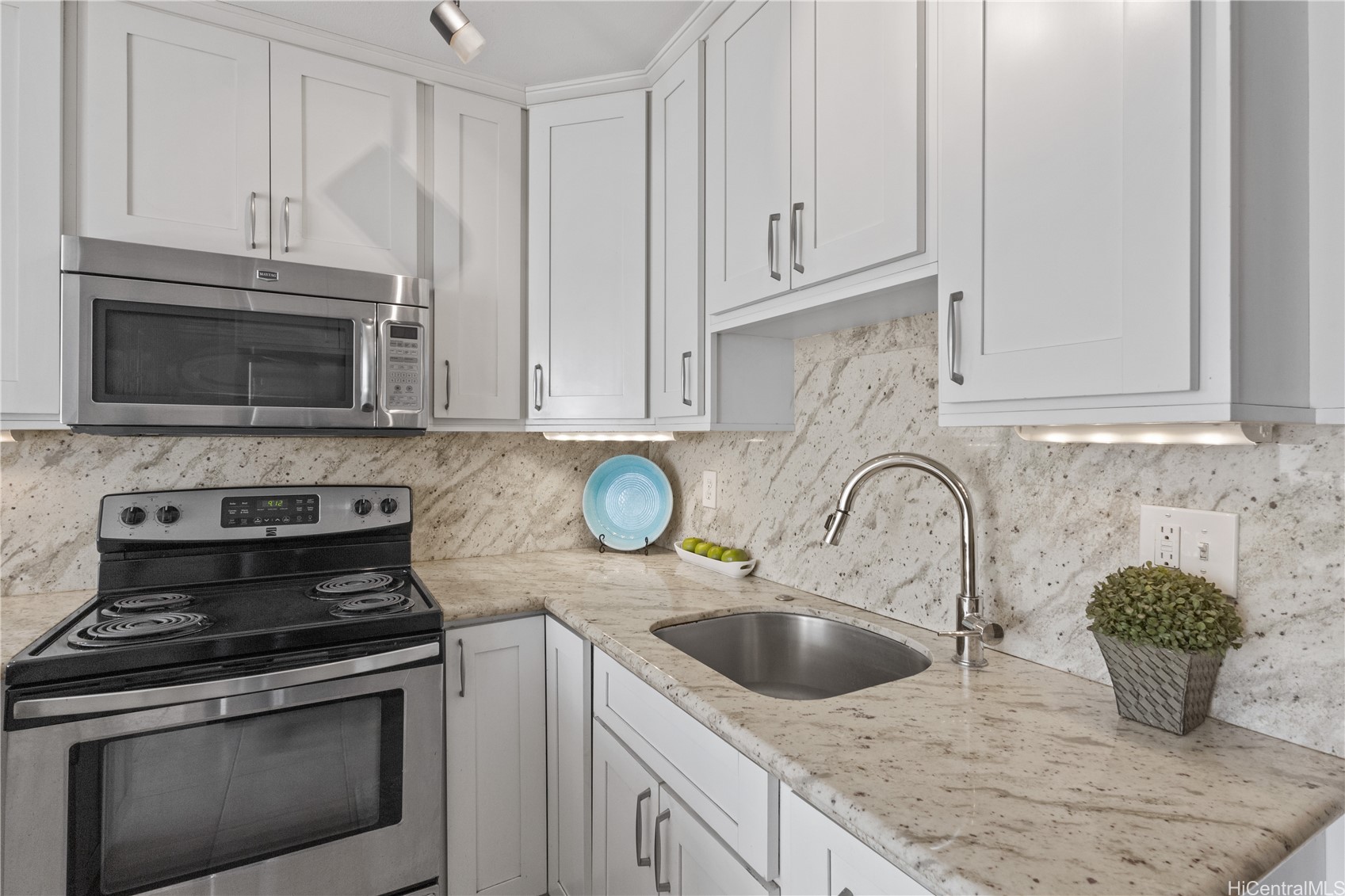 84-965 Farrington Highway B911