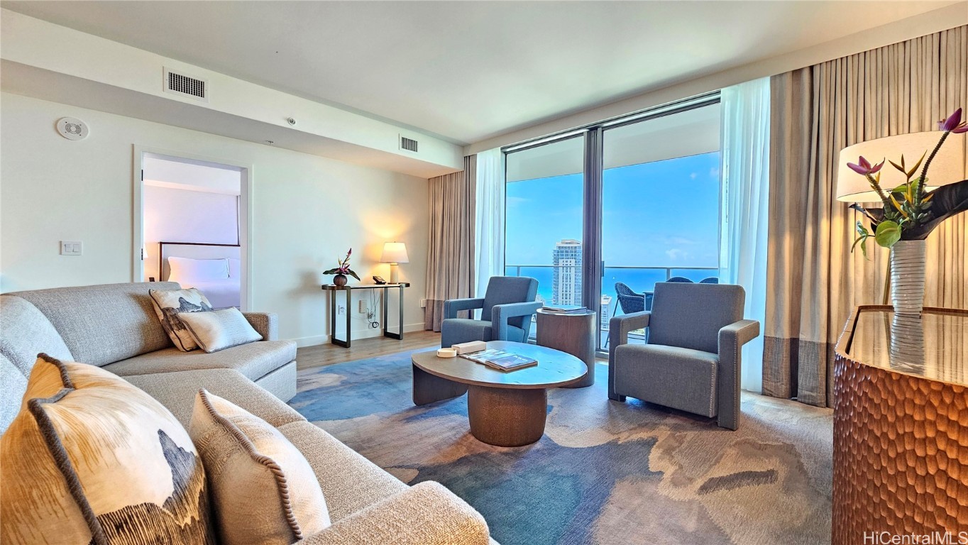 383 Kalaimoku Street 3305