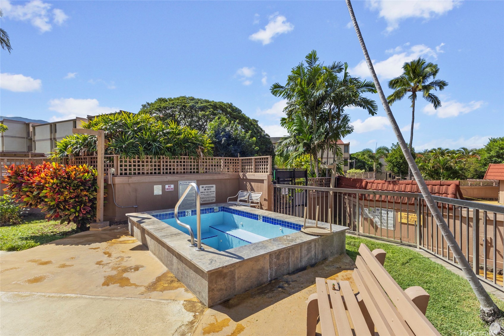 Makaha Valley Pltn Condominium