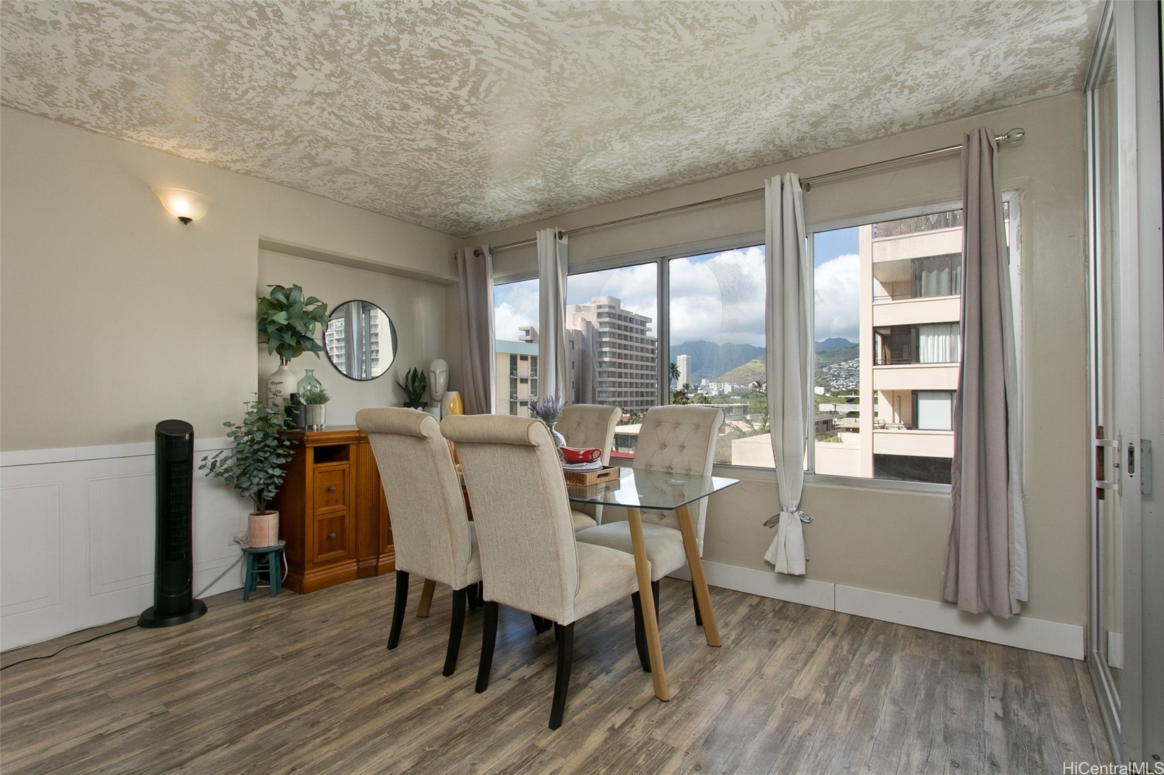 225 Kaiulani Avenue 506