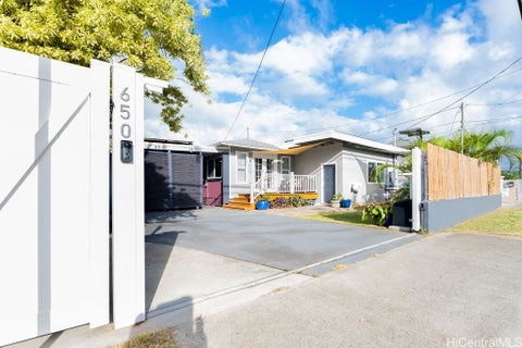 Photo of 650 Oneawa Street, Kailua, HI 96734 (MLS # 202617501)