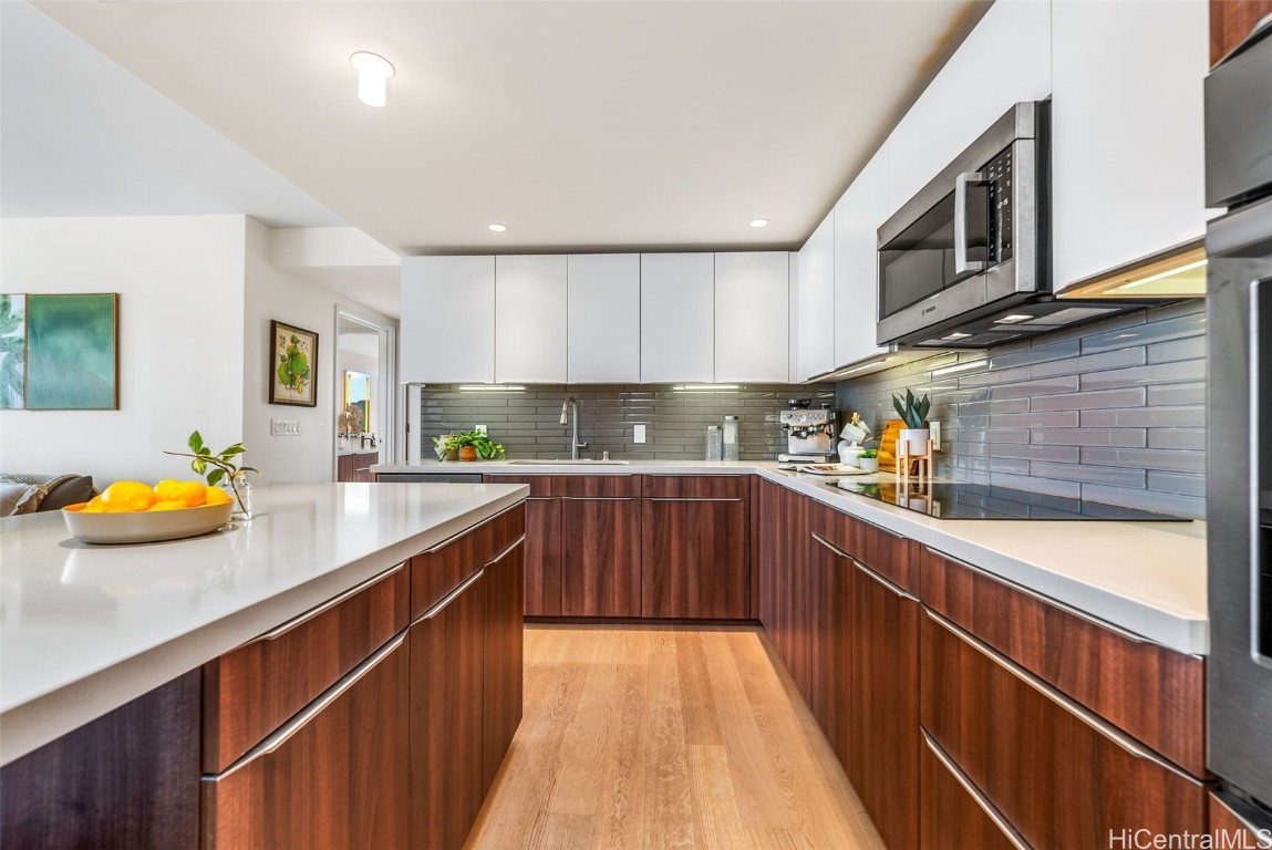 888 Kapiolani Boulevard 2810