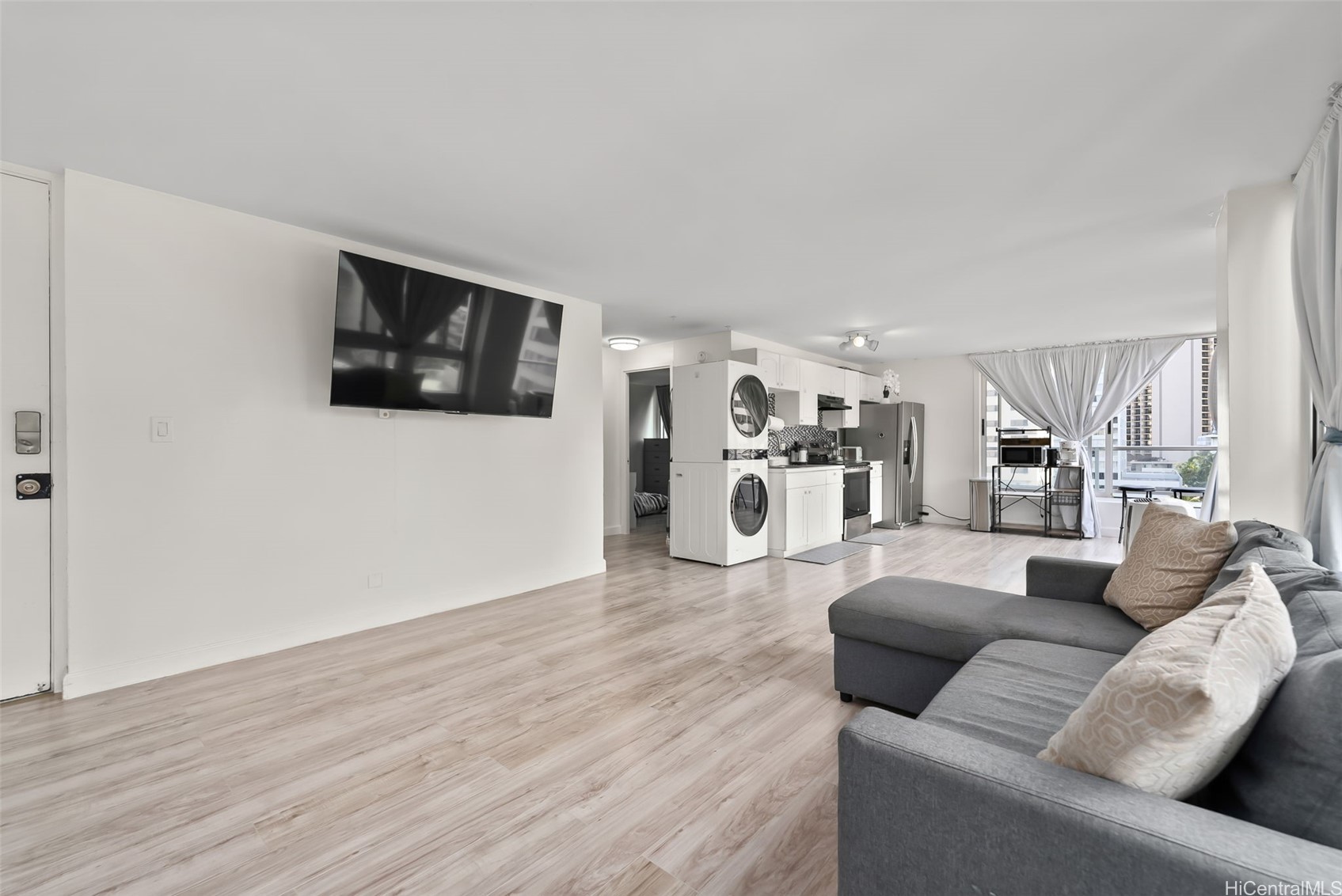 2421 Tusitala Street 803