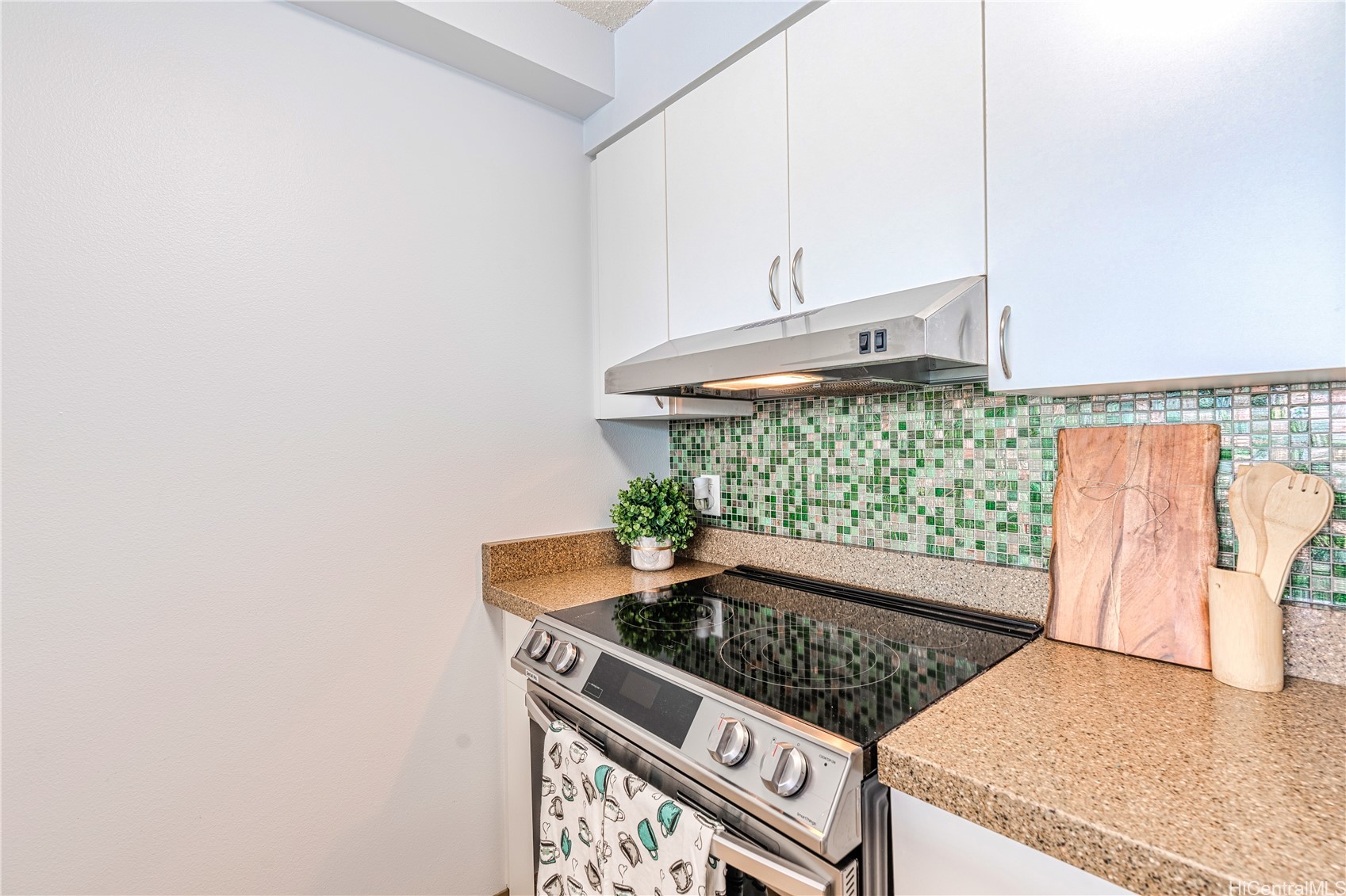 215 N King Street 1608