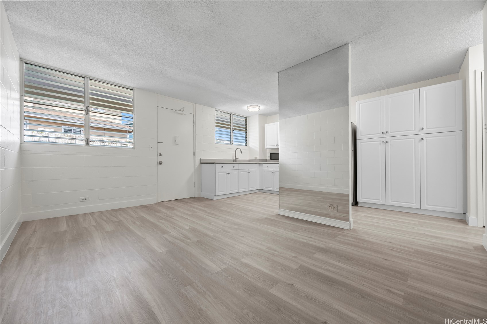 1401 Lusitana Street 303