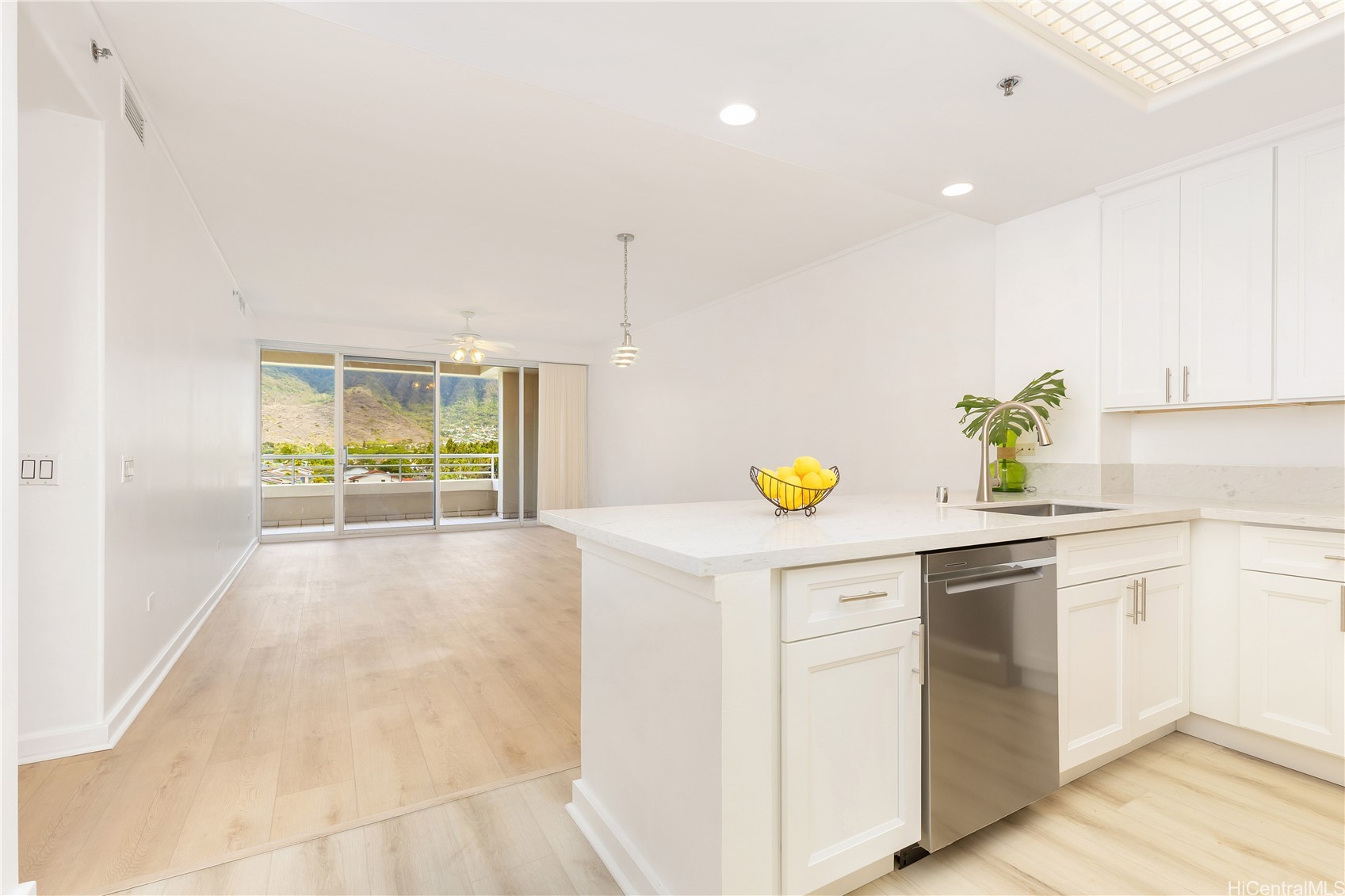 1 Keahole Place 2511