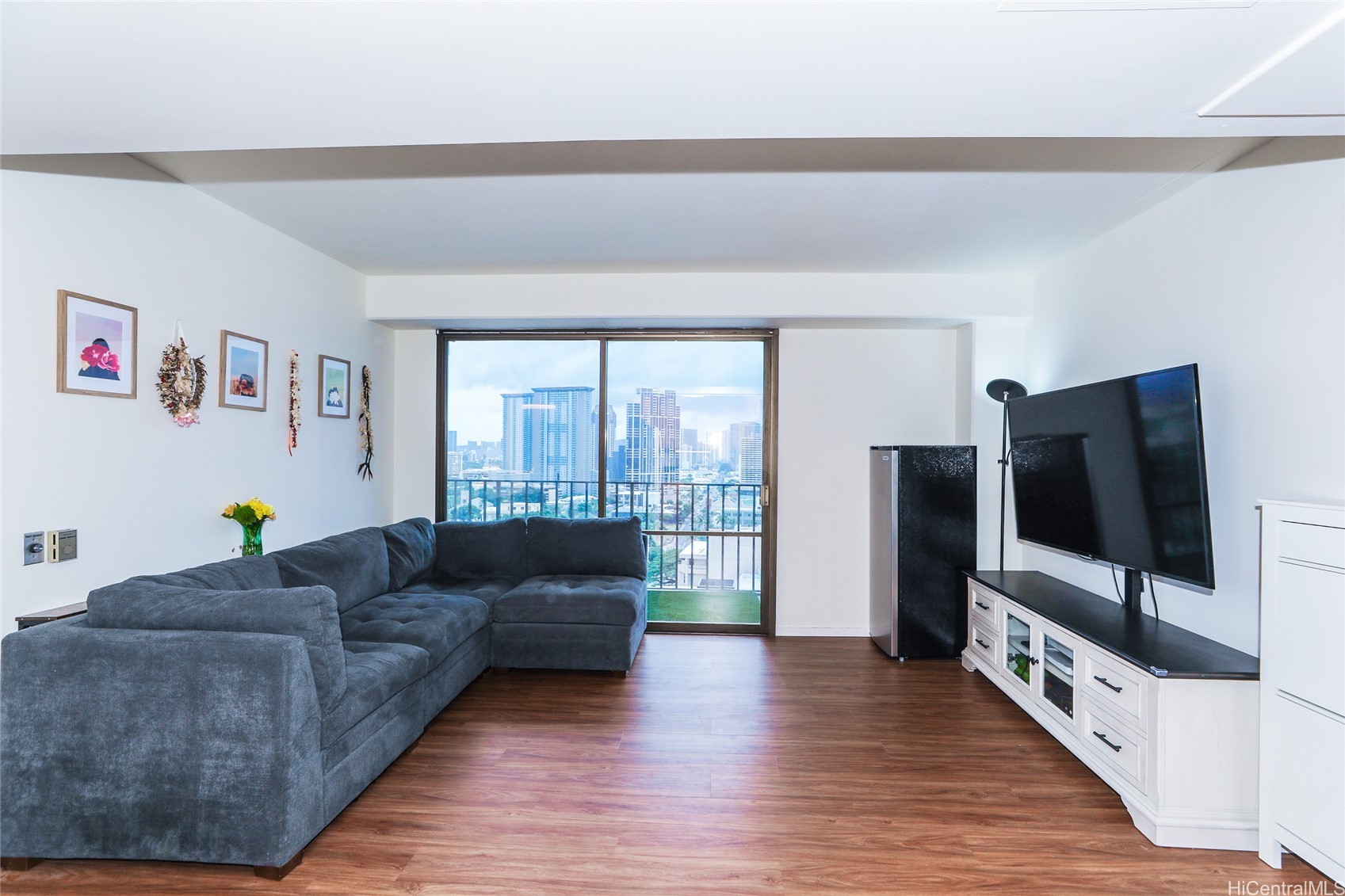 225 Queen Street 21H