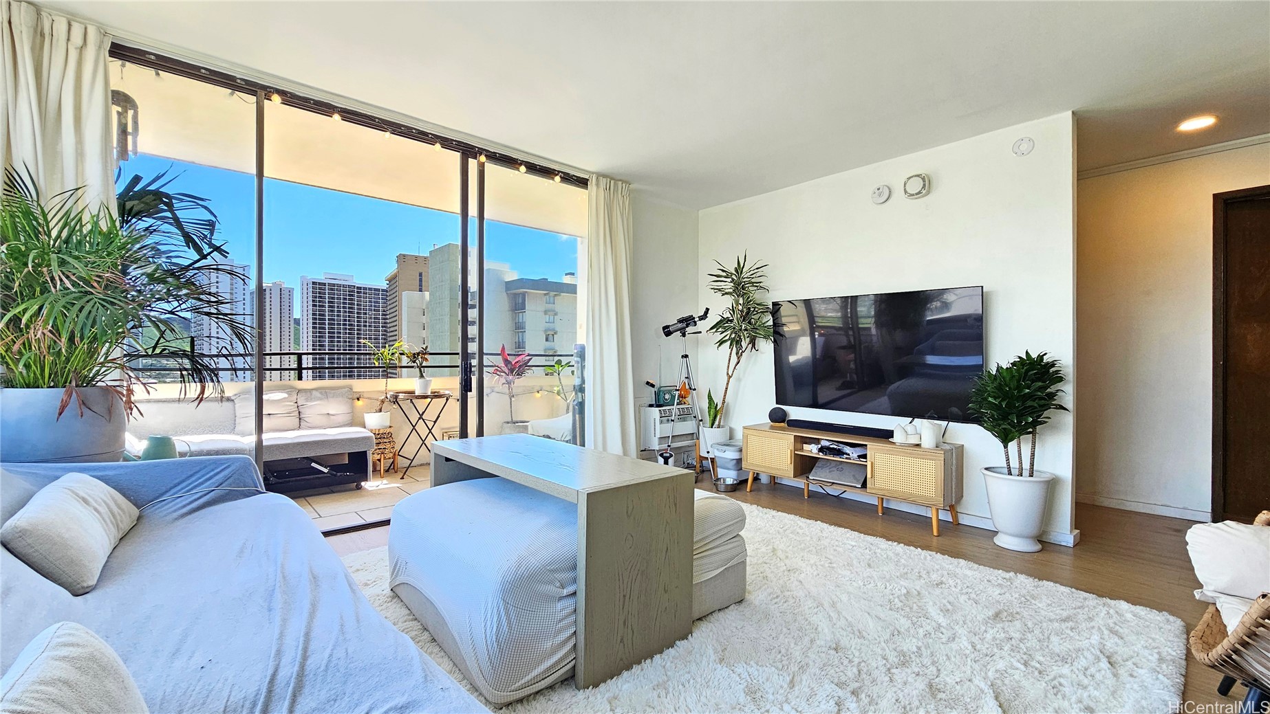 2410 Cleghorn Street 2202